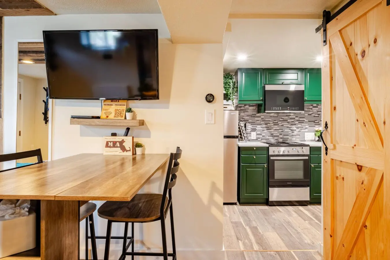 Stay a While, Studio Apartment-Pet Friendly 8