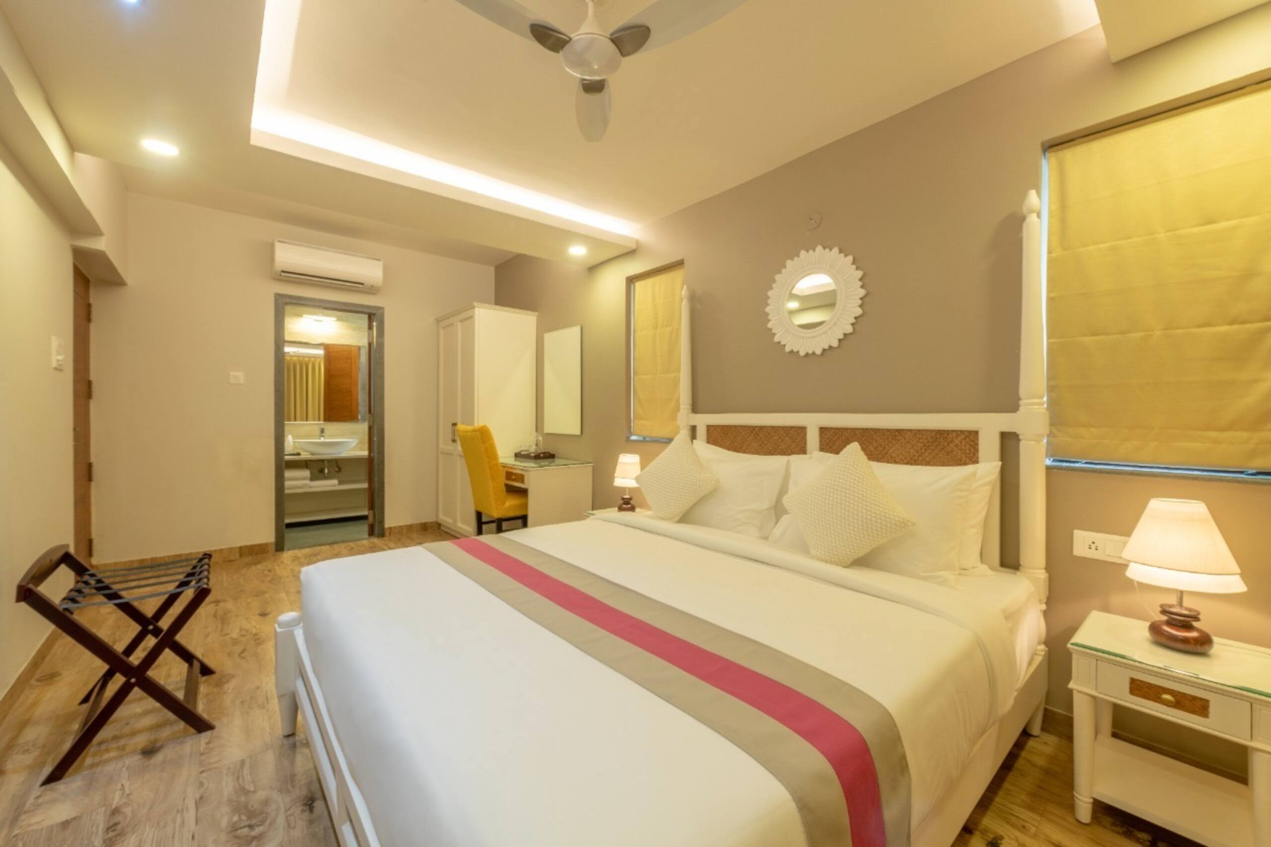 4BR | Private Pool | Jacuzzi | Siolim 13