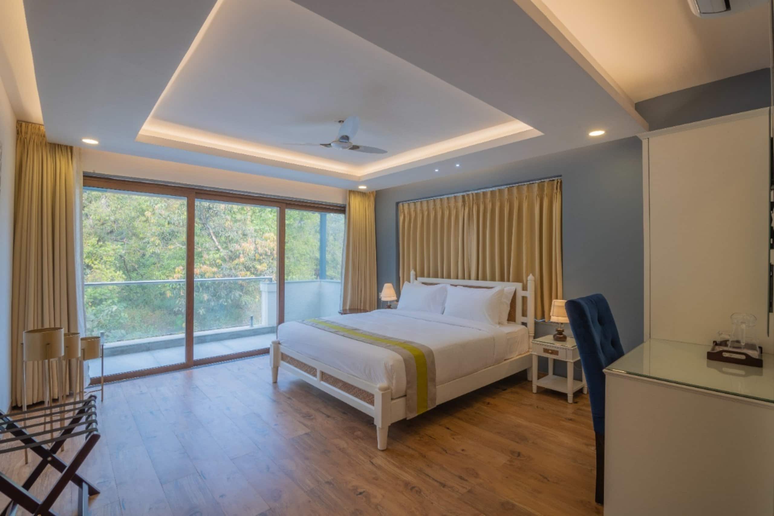 4BR | Private Pool | Jacuzzi | Siolim 15