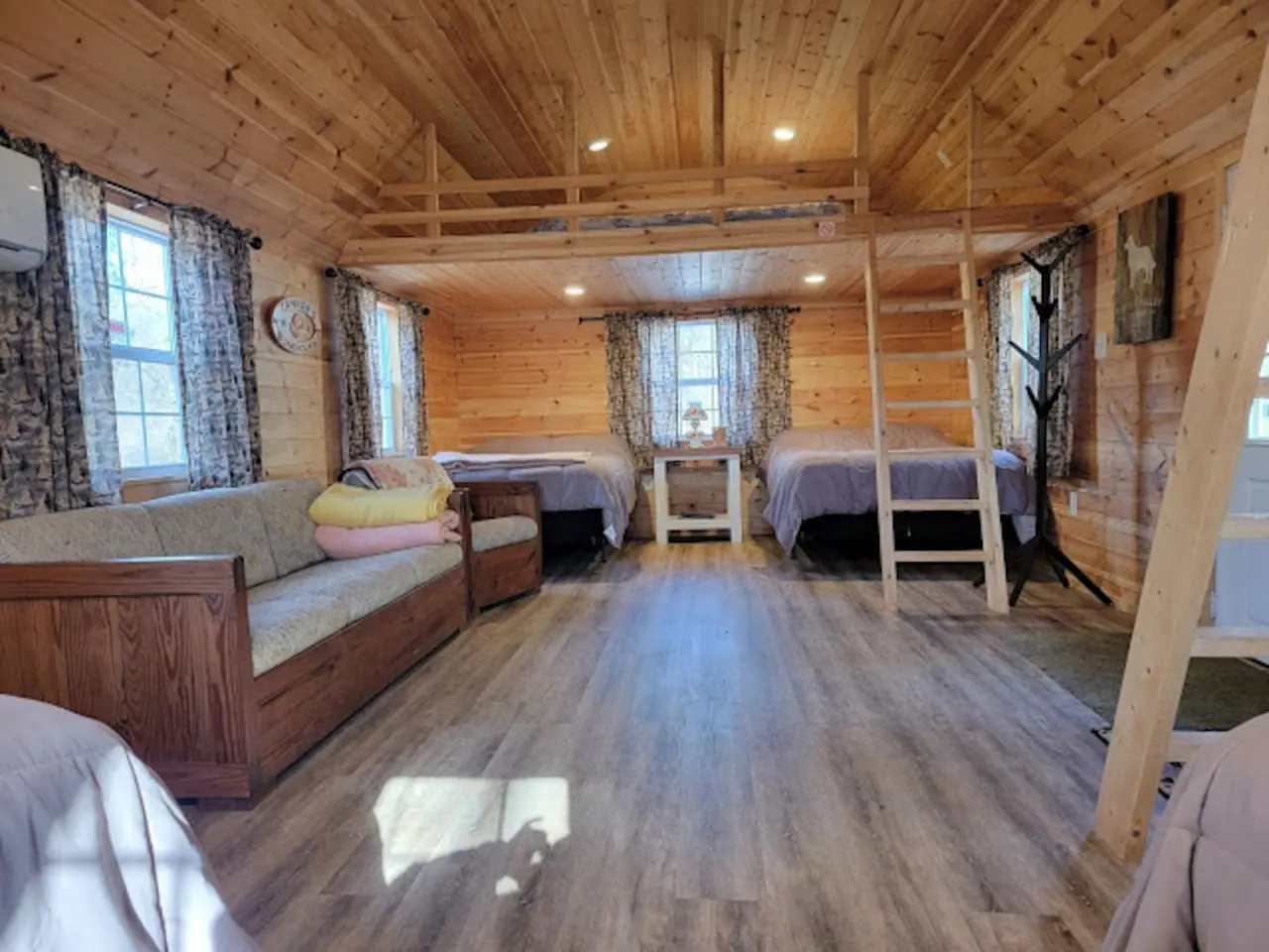 Glamping Clear Spring Maryland 3-Cabin Campground 3