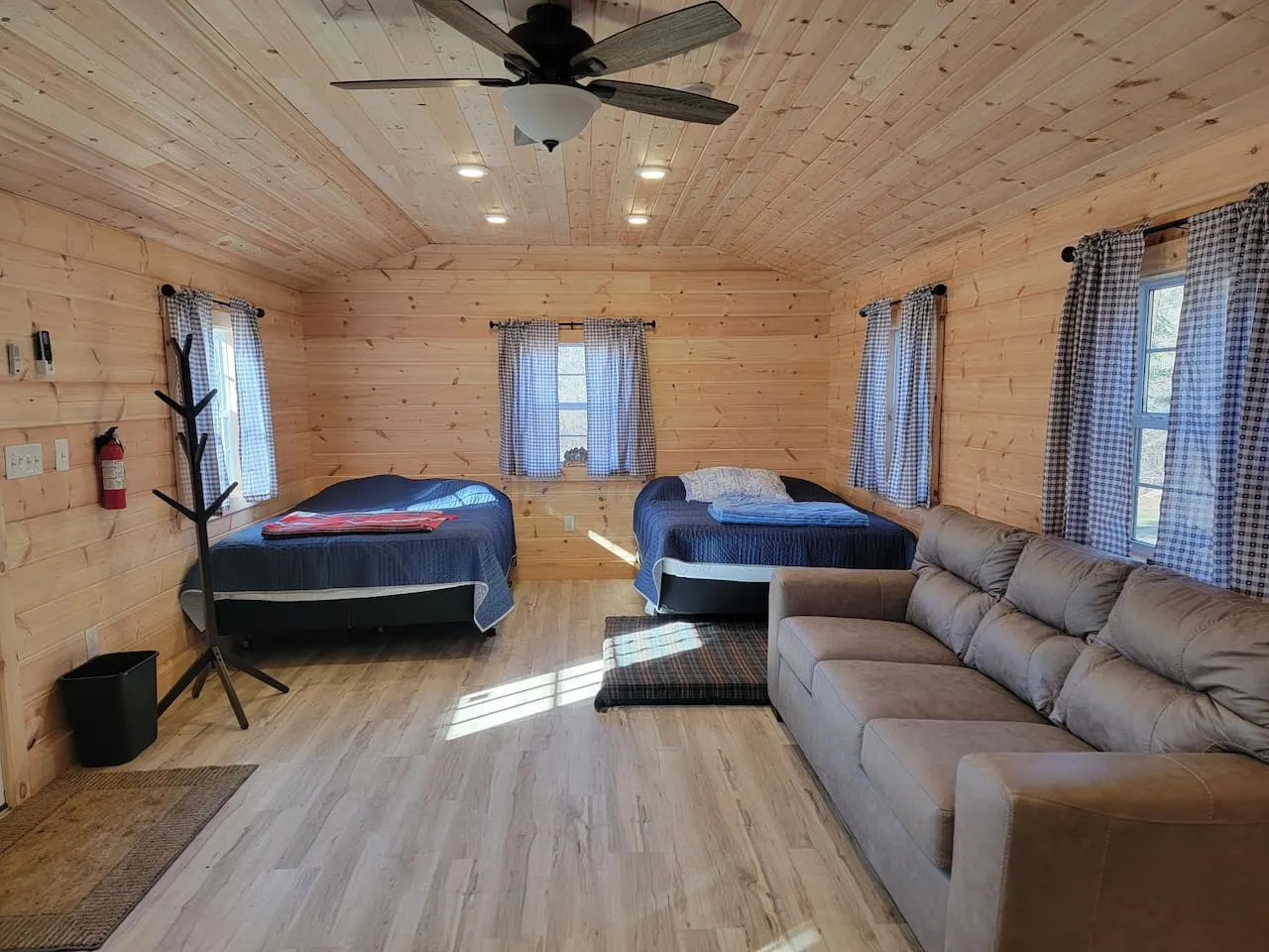 Glamping Clear Spring Maryland 3-Cabin Campground 8