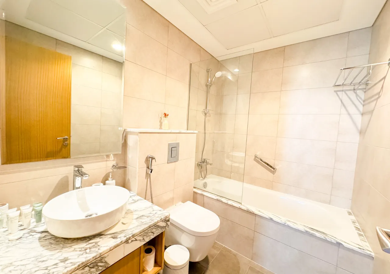 DreamShoma -2BR W/ Pool, Gym & Balcony 11