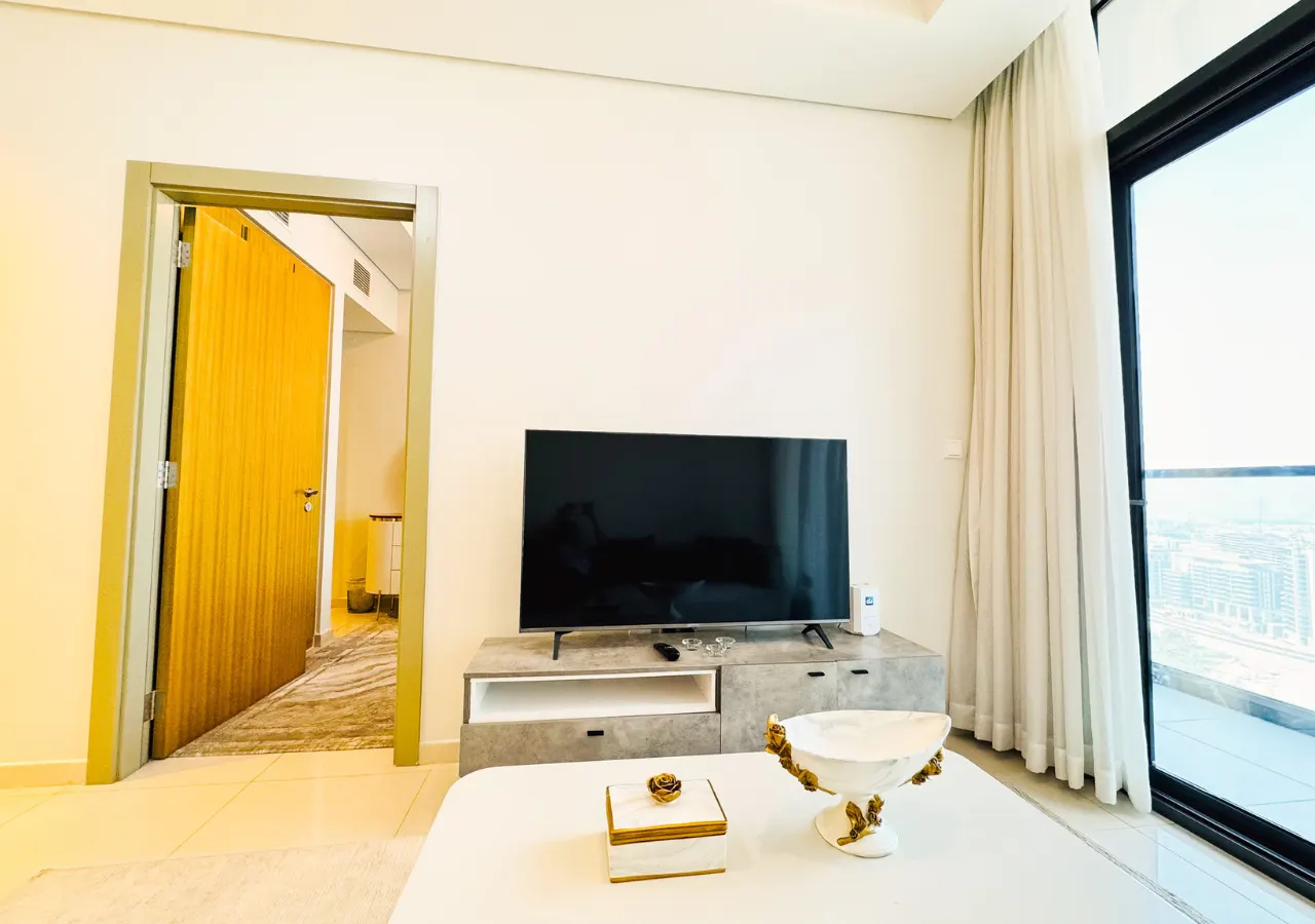 DreamShoma -2BR W/ Pool, Gym & Balcony 13