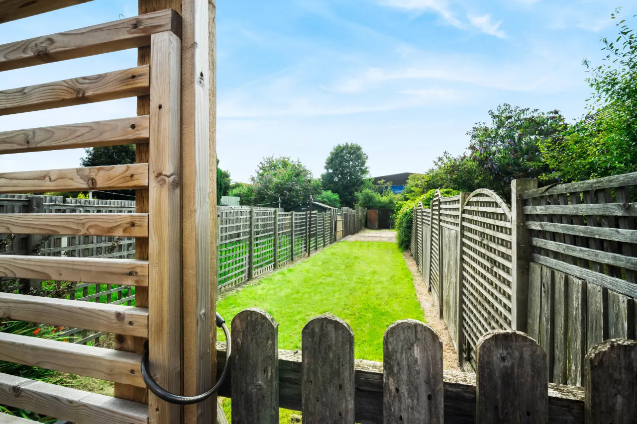 Stylish 3 Bed House - 6 Guests - Garden - Parking 17