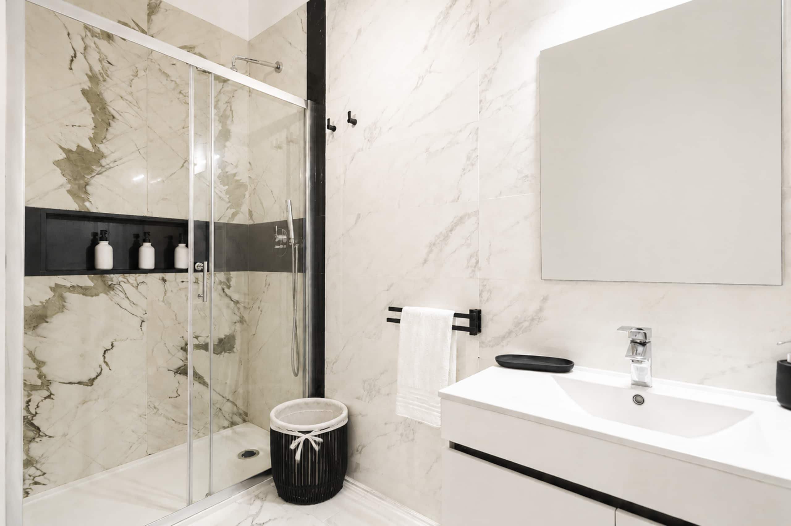 Luxury Chiado Retreat 3 Bedrooms AC 23