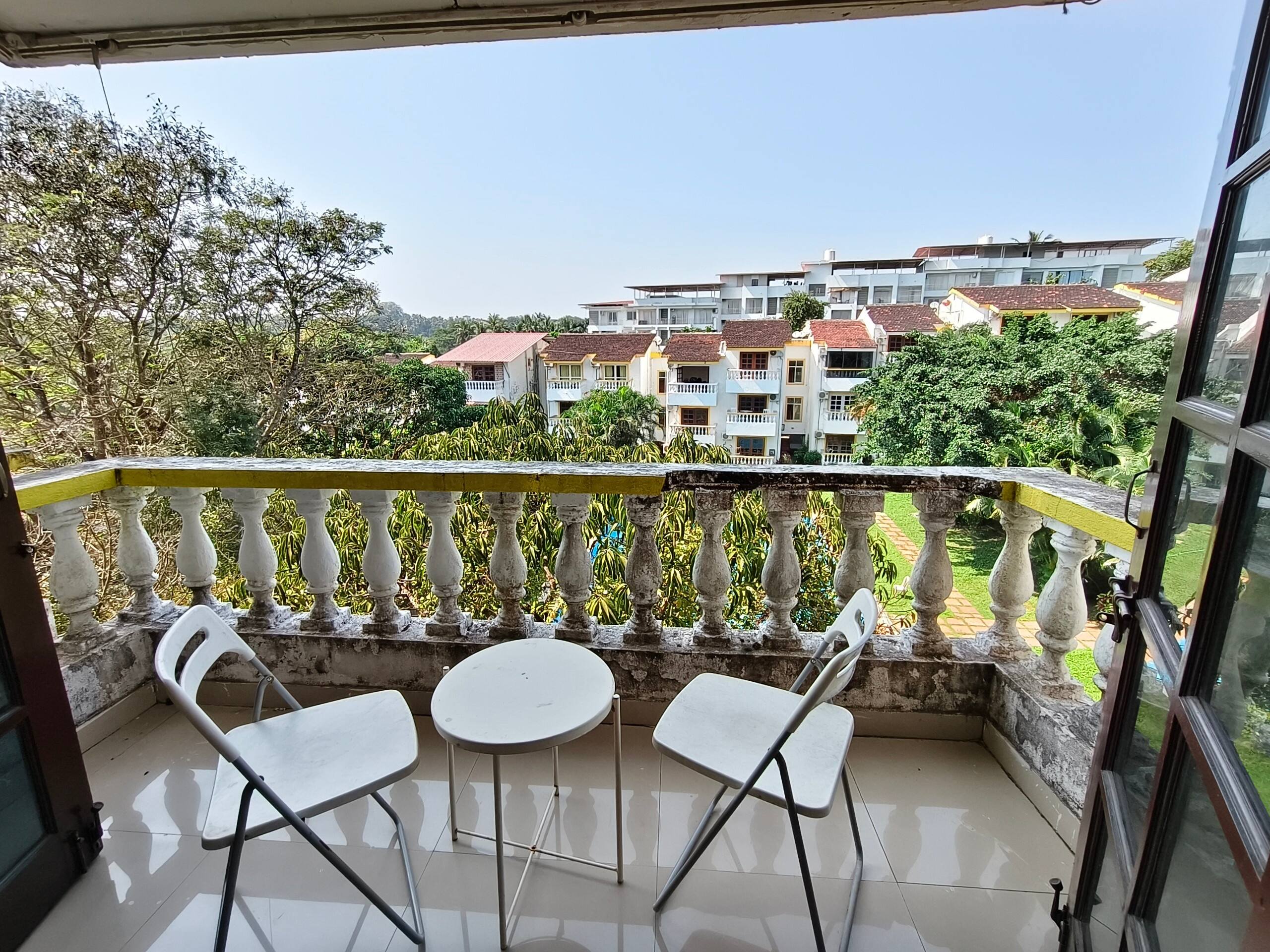 Modern stay-2BHK Flat Wid Pool Near Candolim Beach 8