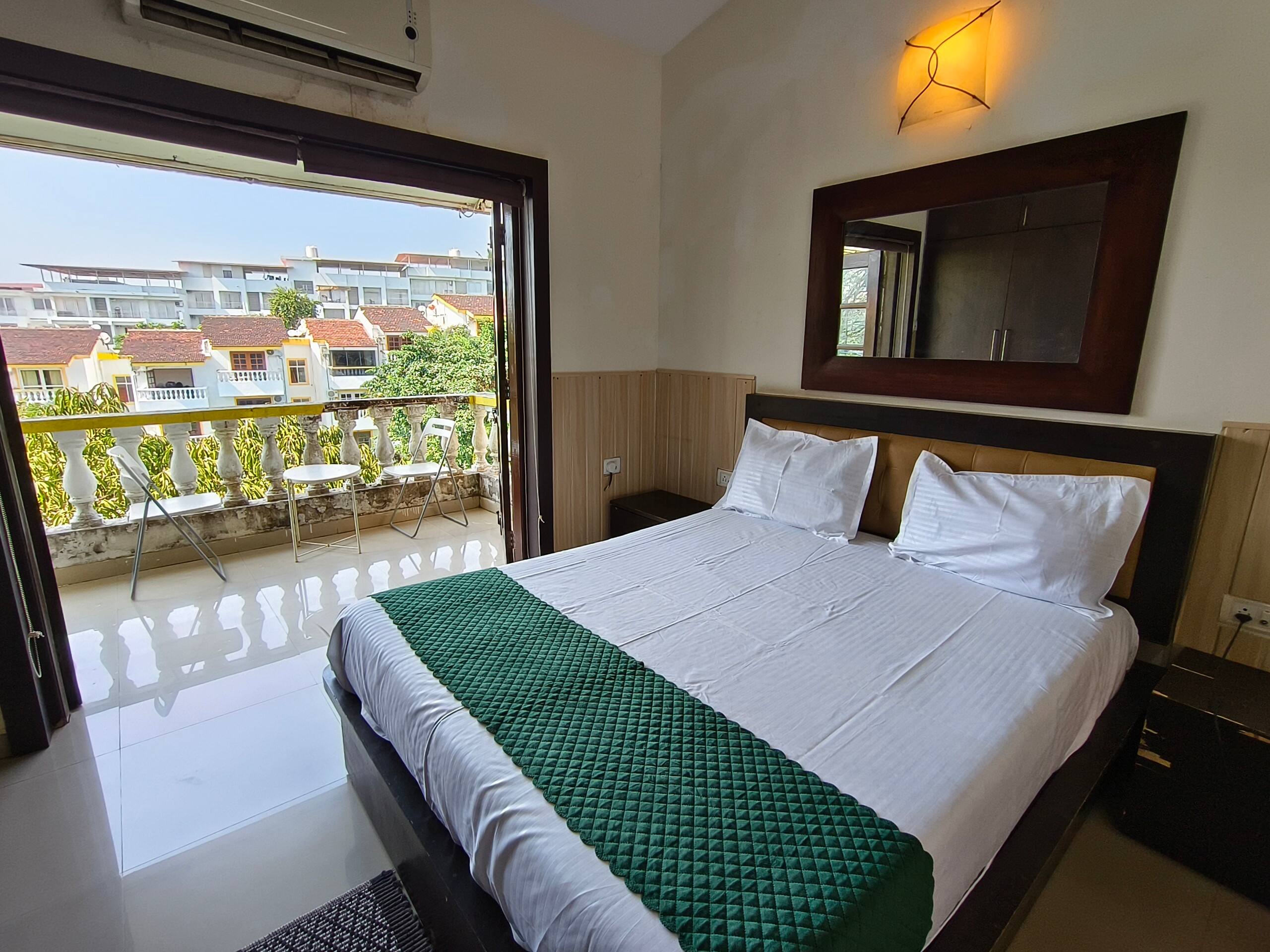 Modern stay-2BHK Flat Wid Pool Near Candolim Beach 25