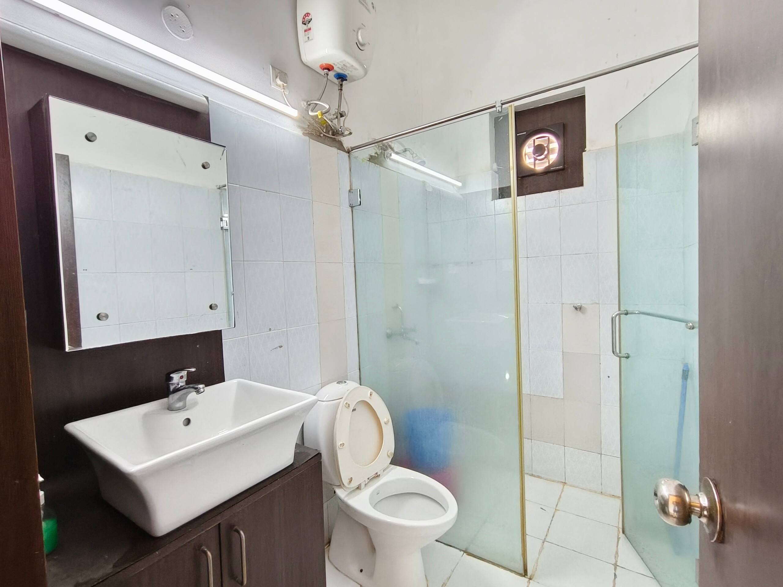 Modern stay-2BHK Flat Wid Pool Near Candolim Beach 31