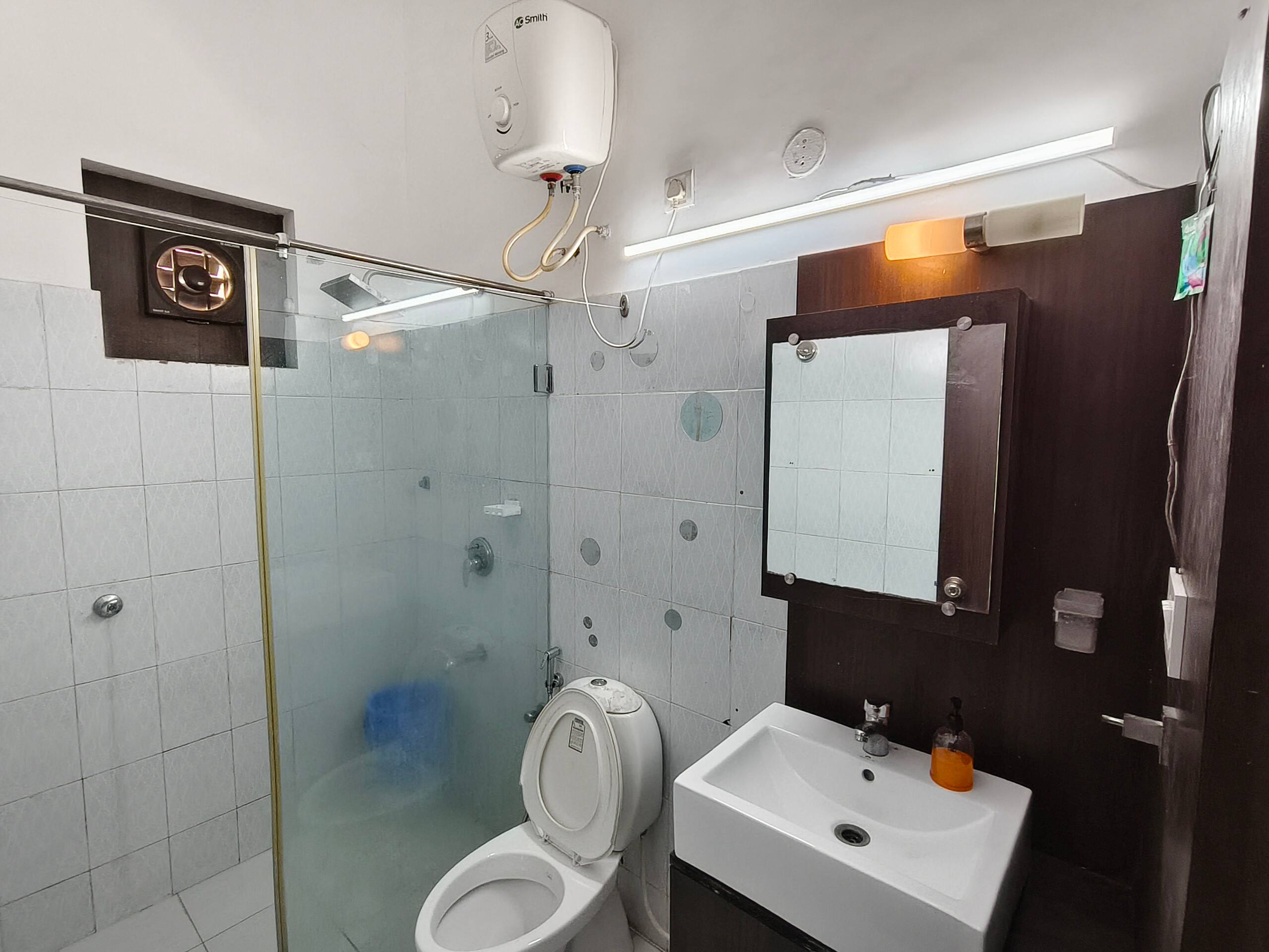 Modern stay-2BHK Flat Wid Pool Near Candolim Beach 29