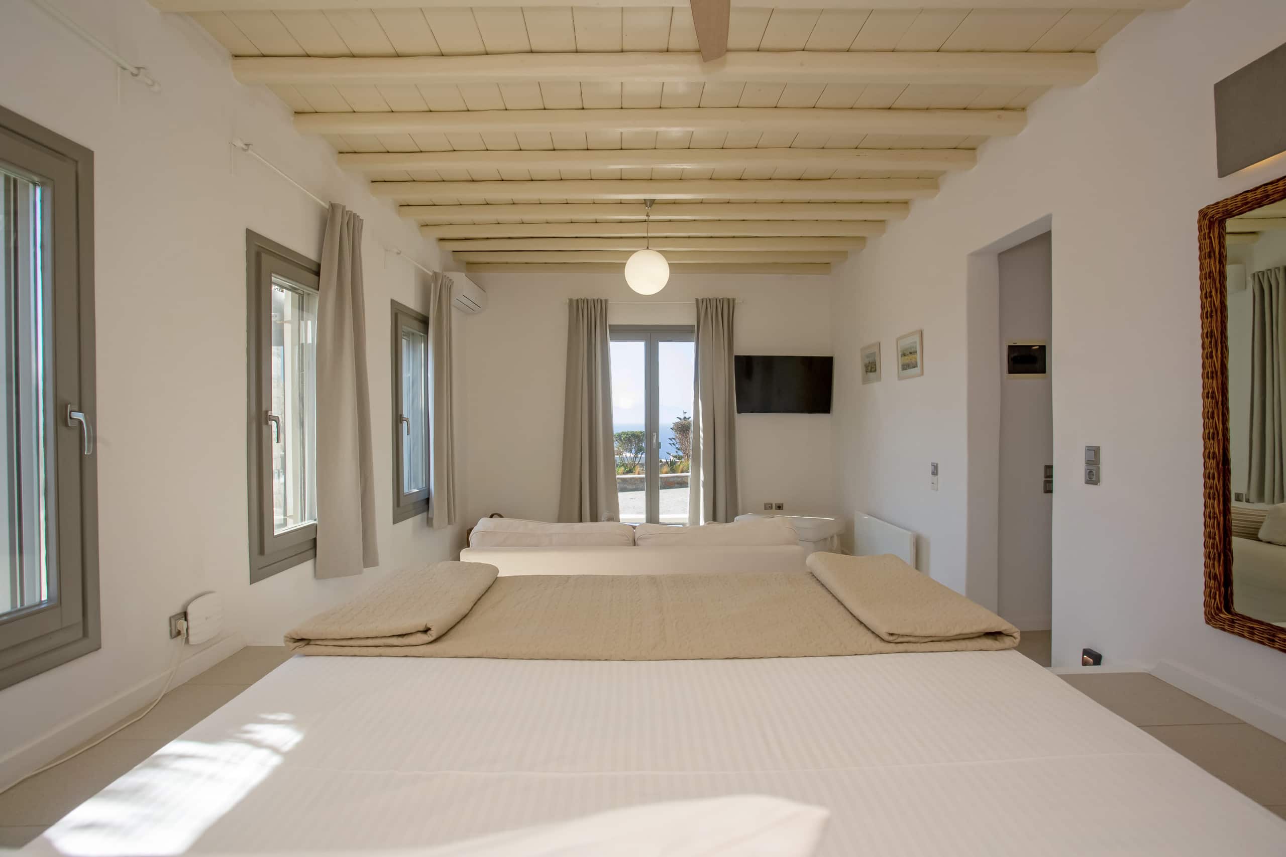 South Star Villa with Private Pool and Garden 18
