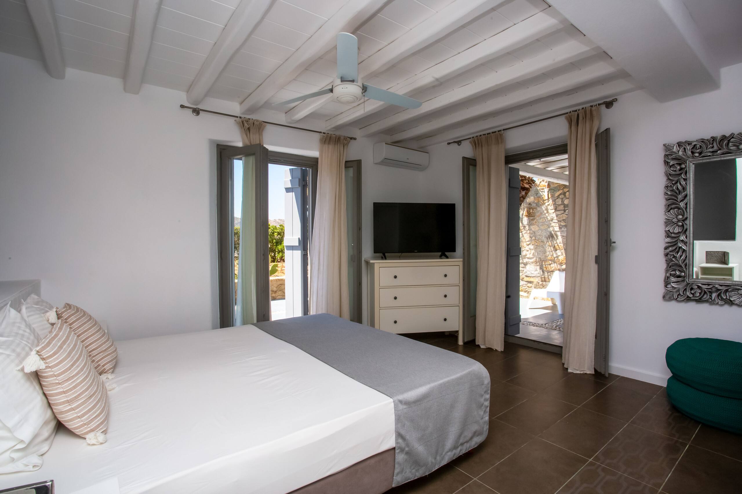 South Star Villa with Private Pool and Garden 34