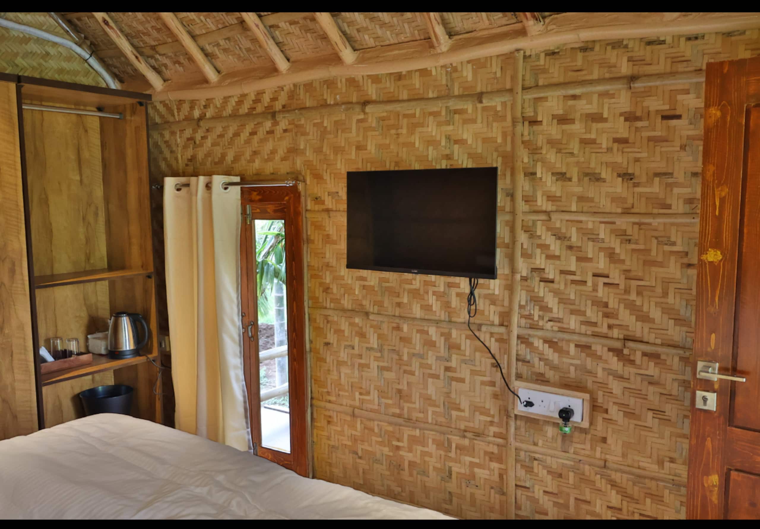 Bamboo Arcadia- Beautiful Pvt farm cottages w pool 10