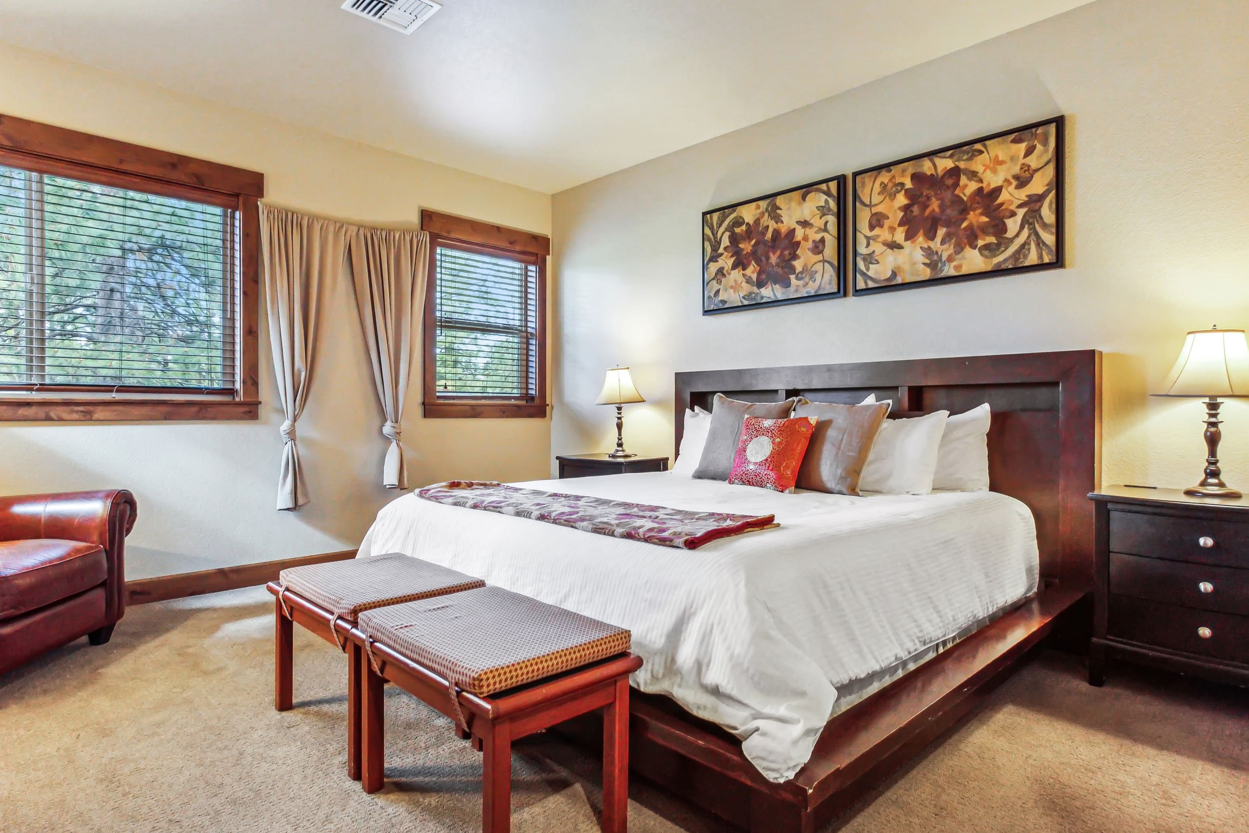 Closest to Bachelor 4 BR/4BA near Seventh Mtn Res 26