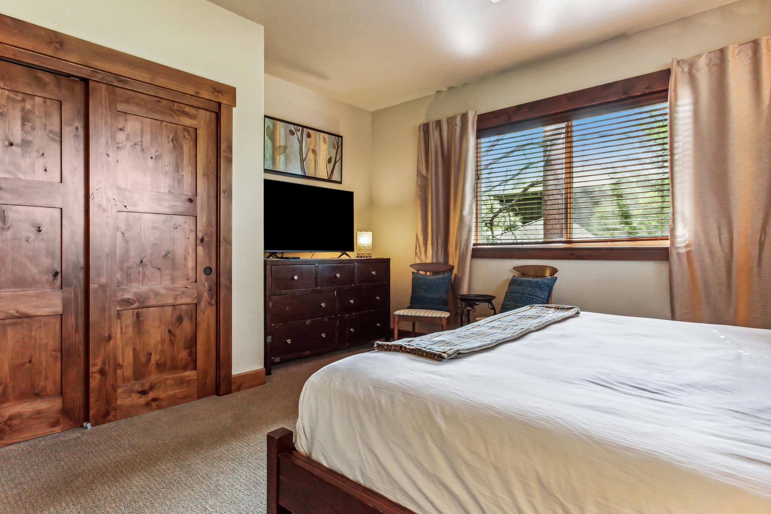 Closest to Bachelor 4 BR/4BA near Seventh Mtn Res 24