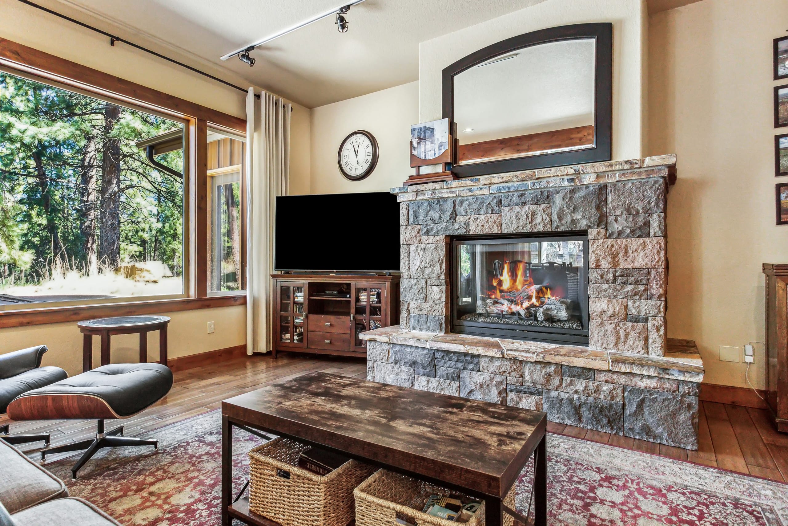 Closest to Bachelor 4 BR/4BA near Seventh Mtn Res 7