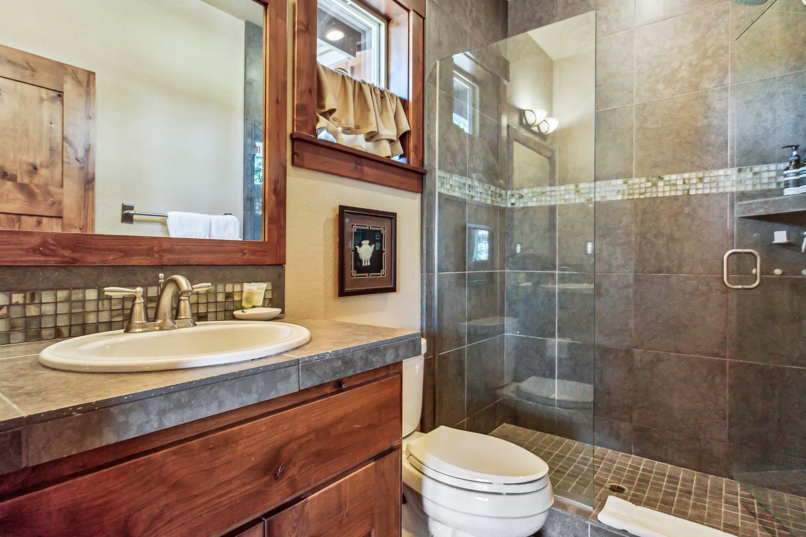 Closest to Bachelor 4 BR/4BA near Seventh Mtn Res 33