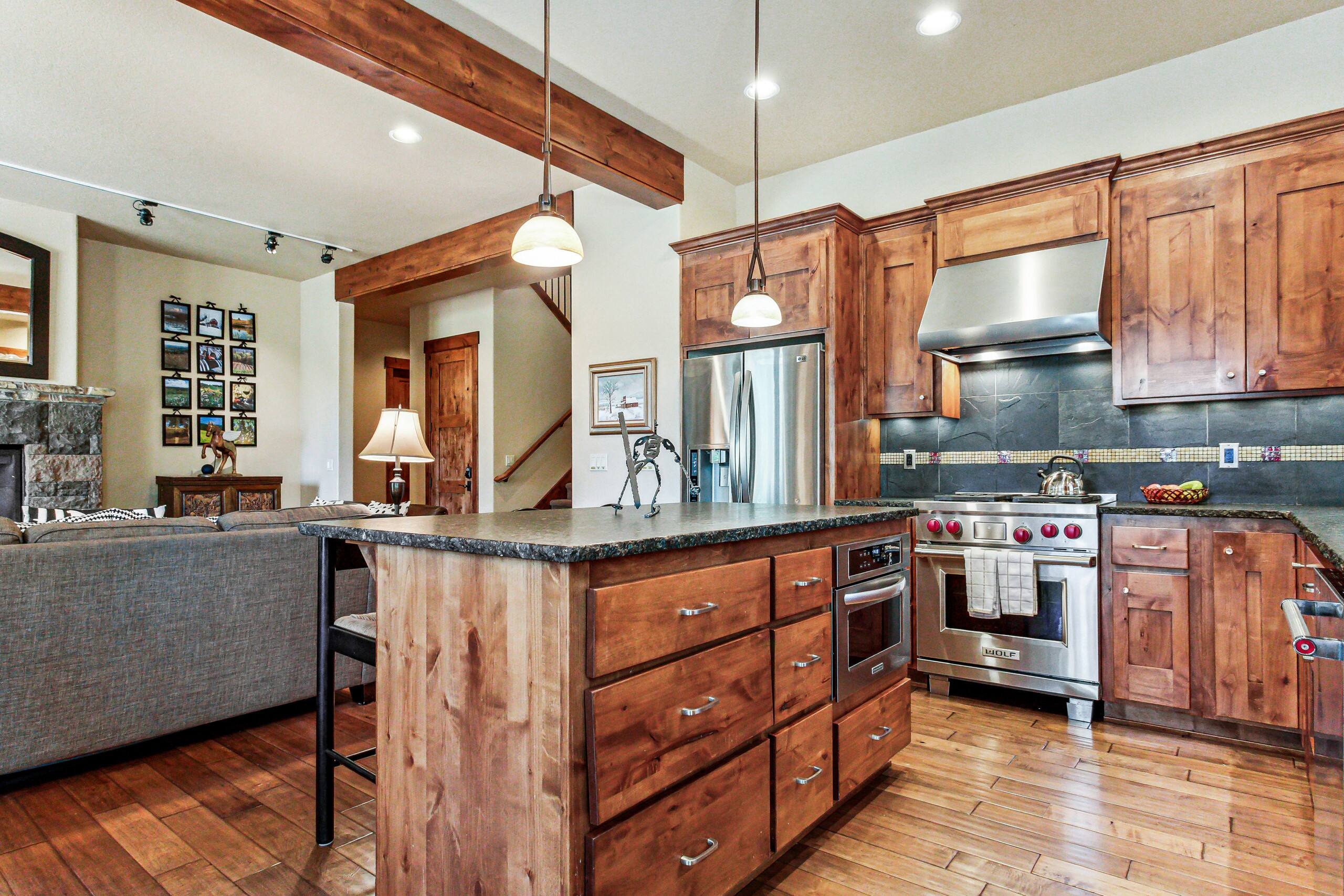 Closest to Bachelor 4 BR/4BA near Seventh Mtn Res 13