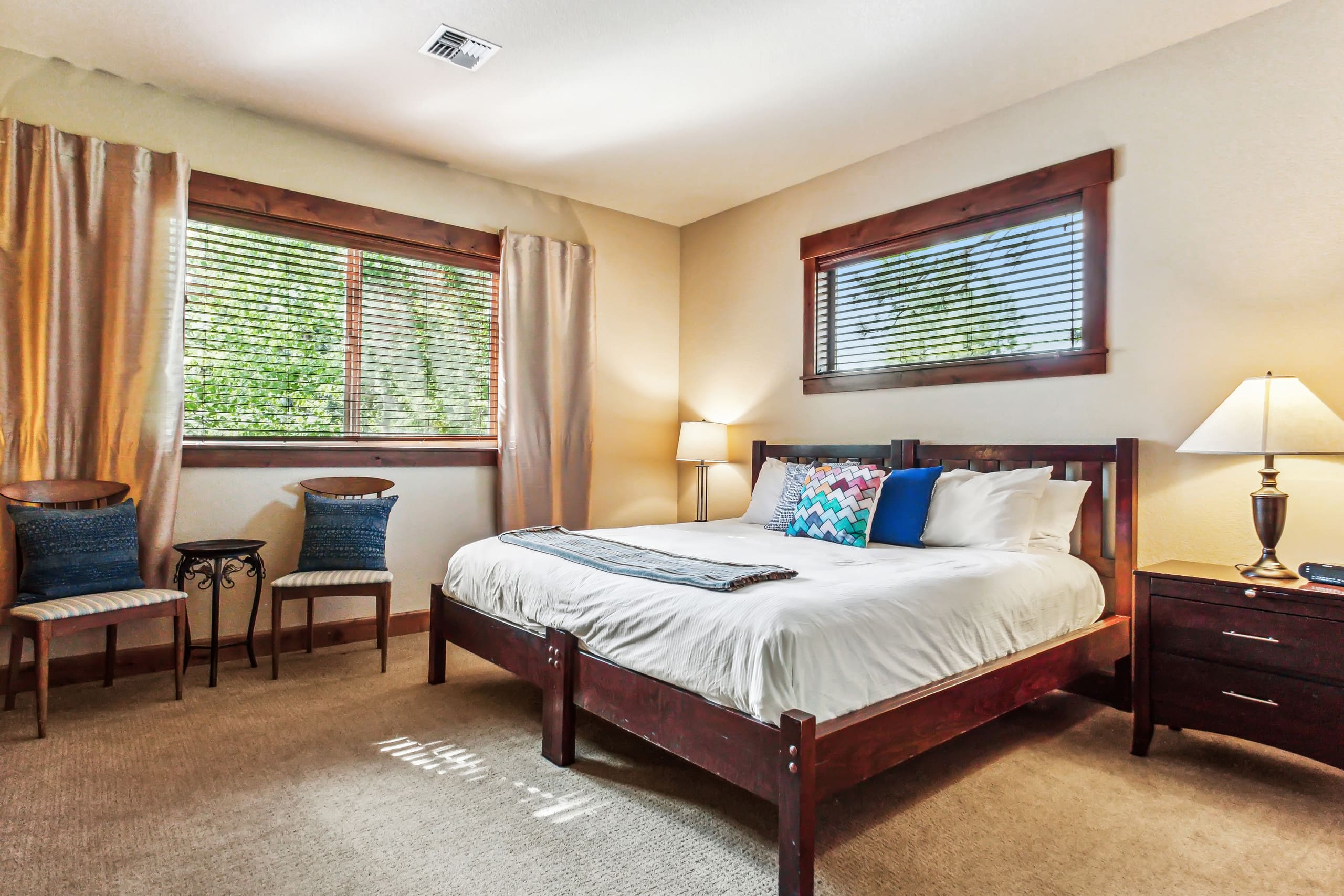 Closest to Bachelor 4 BR/4BA near Seventh Mtn Res 29