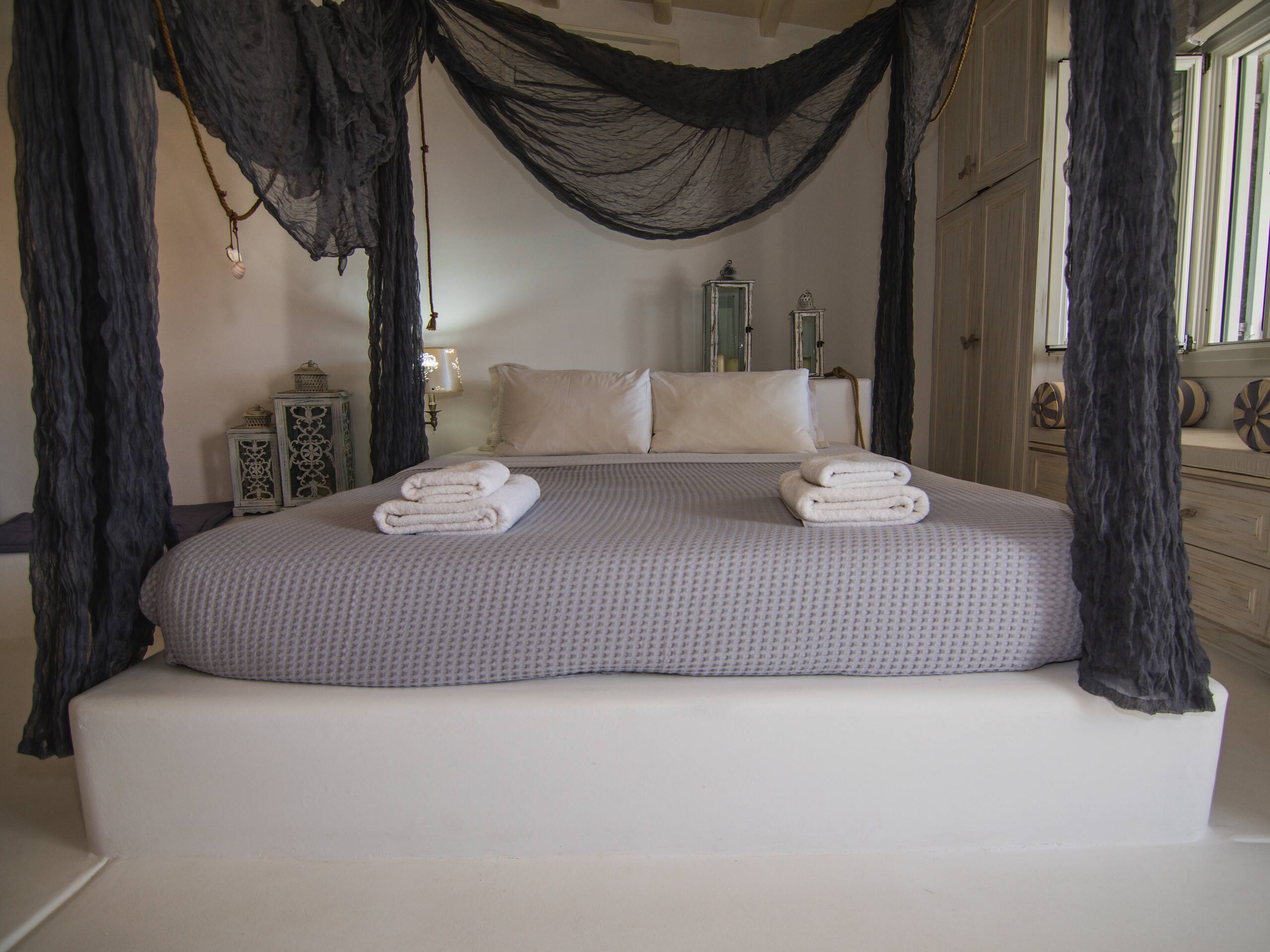 Luxury 6BR Villa with Private Pool in Kalafatis 23