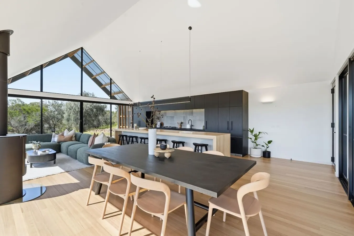 Richmond Valley Luxe Escape 20