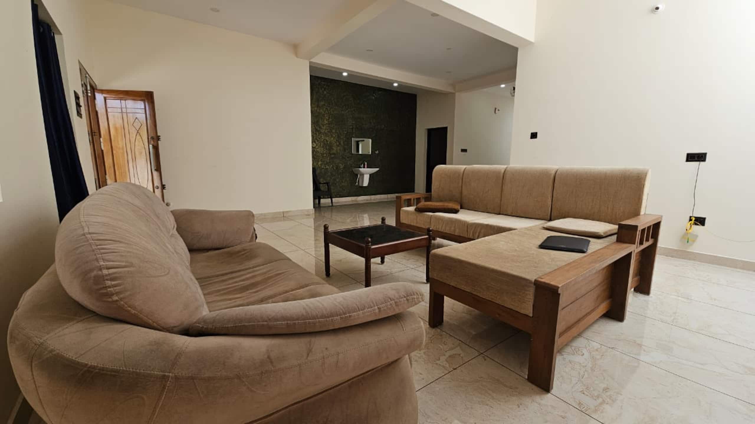 Luna Farm House | Nature-Friendly Retreat 3