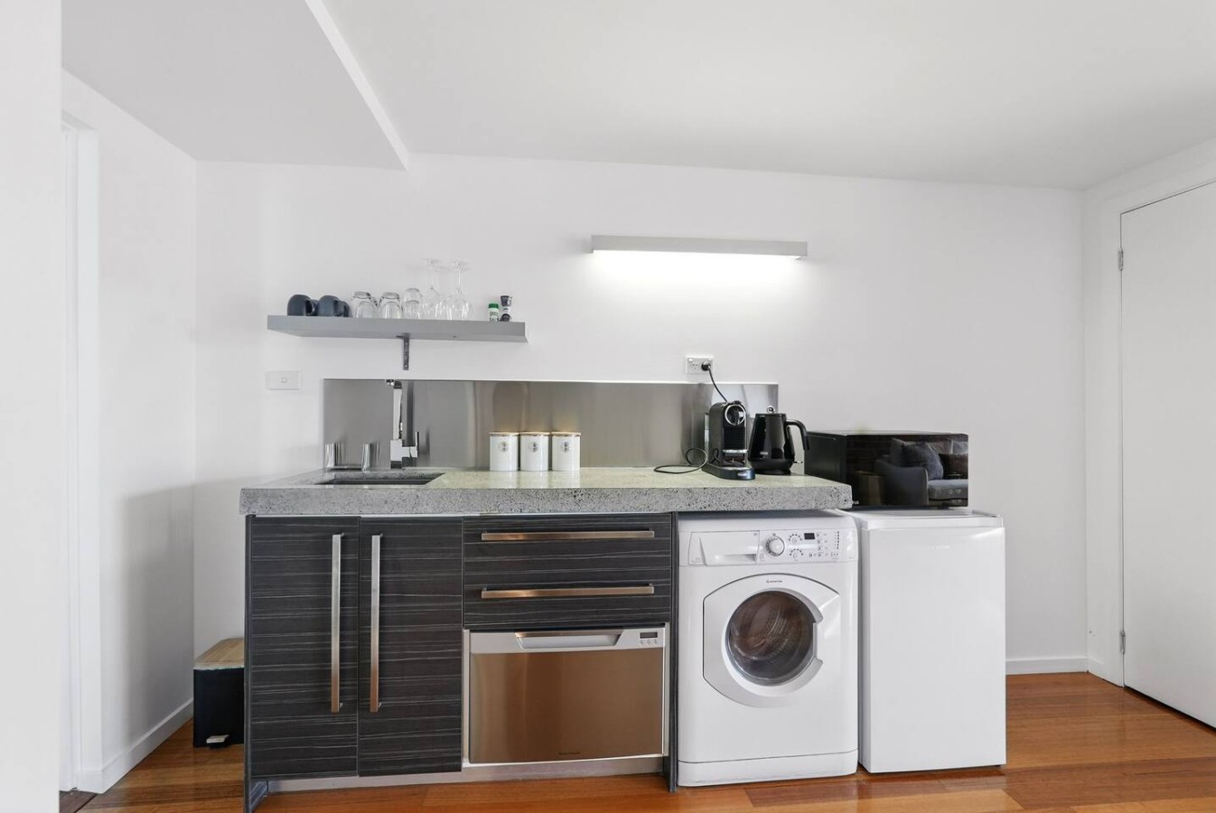 West Hobart Studio, Parking, Walk to City & Eats 6