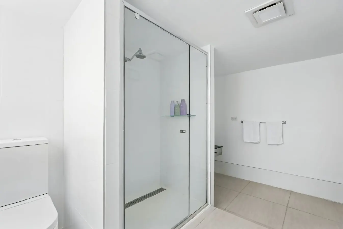 West Hobart Studio, Parking, Walk to City & Eats 8