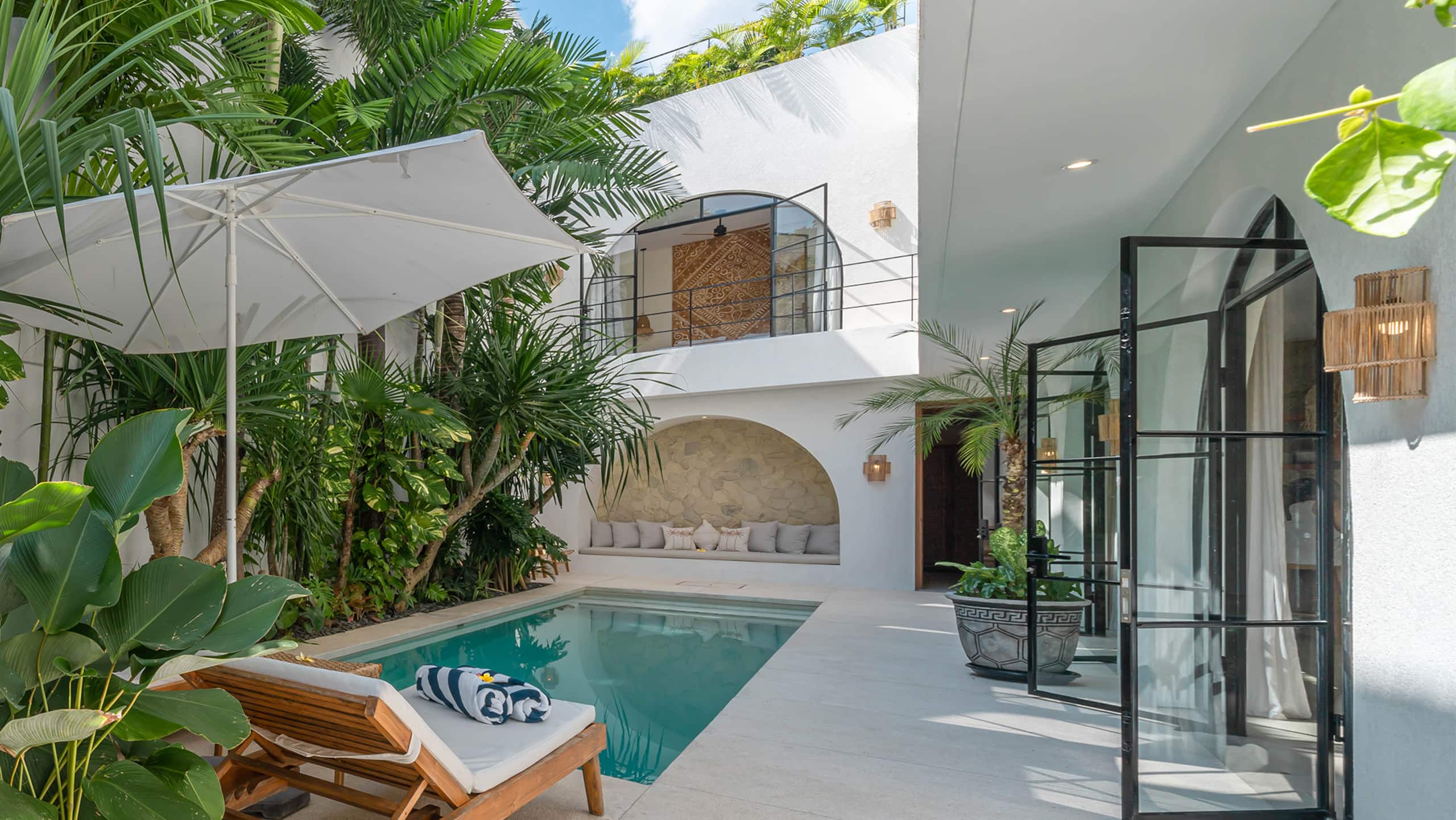 Villa Unna – Chic 6BR Pool Villa near Seminyak