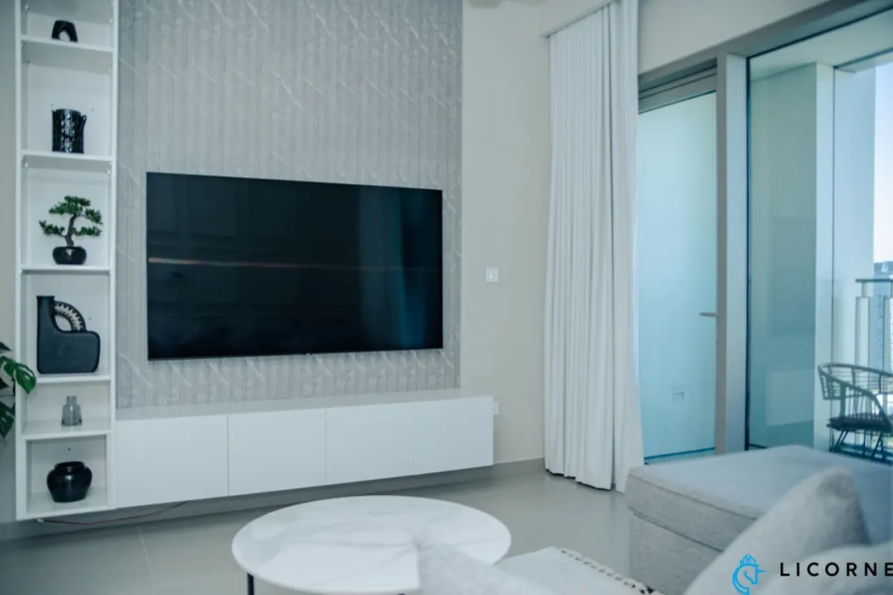 Unveil Downtown Luxury: 1BR Majestic Skyline Views 14