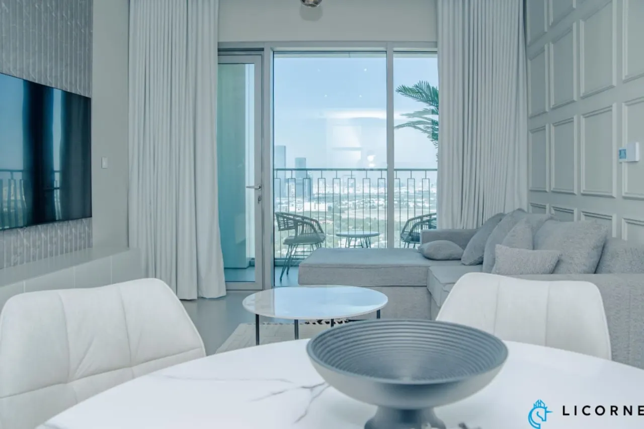 Unveil Downtown Luxury: 1BR Majestic Skyline Views 16