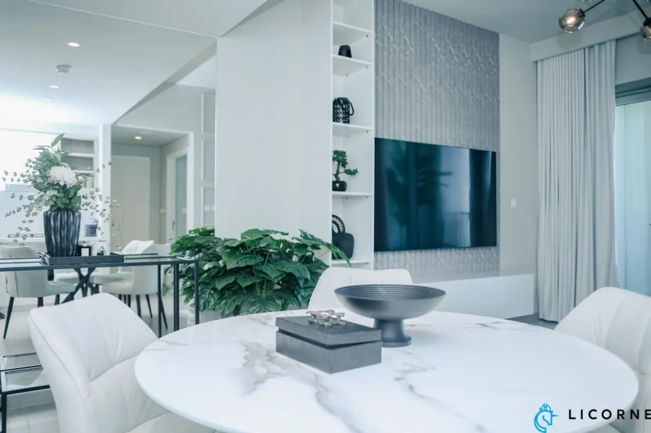 Unveil Downtown Luxury: 1BR Majestic Skyline Views 18