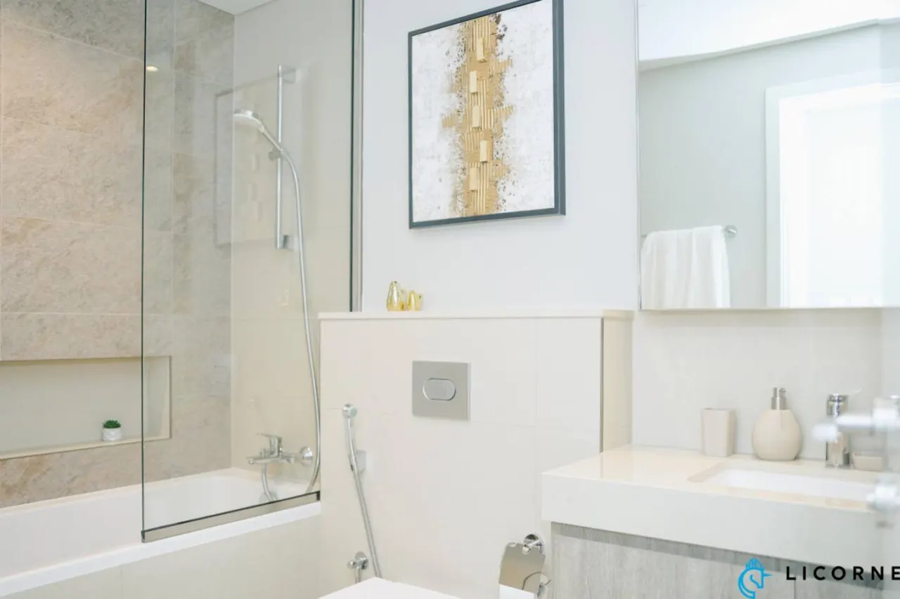 Unveil Downtown Luxury: 1BR Majestic Skyline Views 6