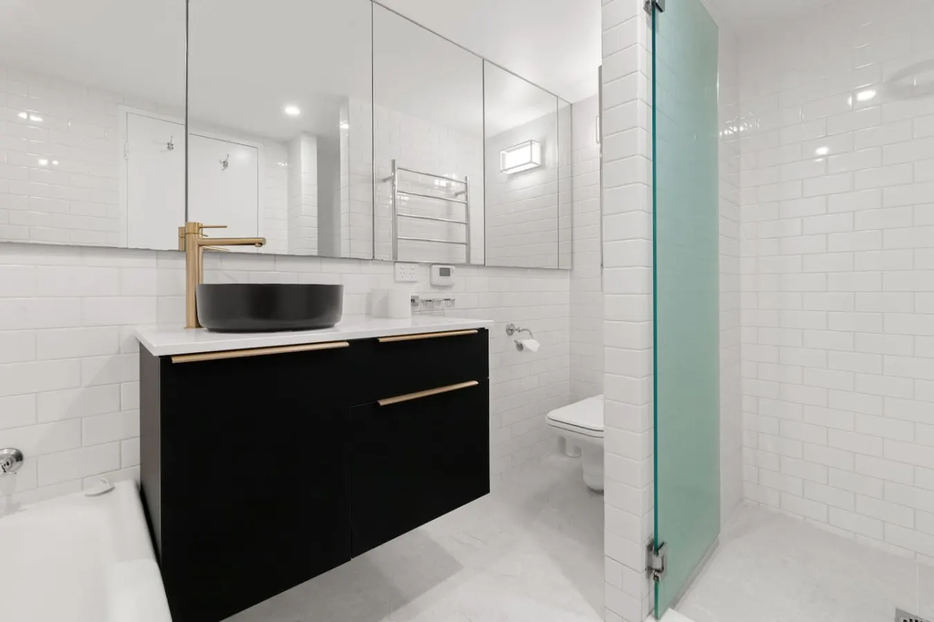 Absolute Beachfront Luxury 6