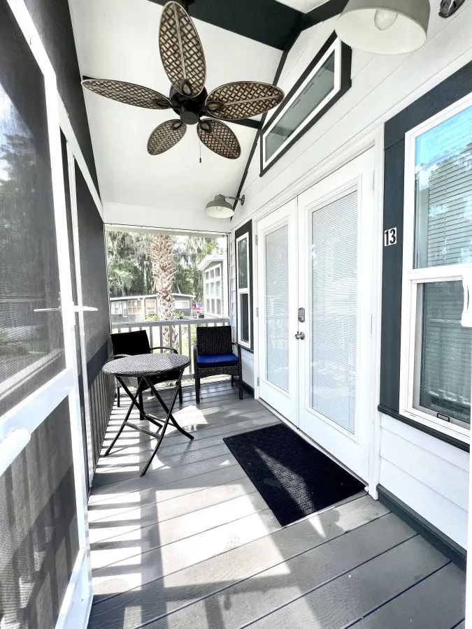 The Cypress House - Pet friendly Lakeside Tiny Home in Clermont 2