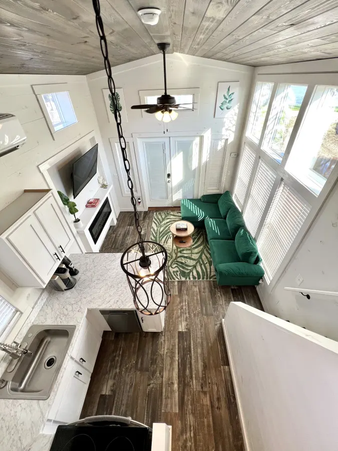 The Cypress House - Pet friendly Lakeside Tiny Home in Clermont 14