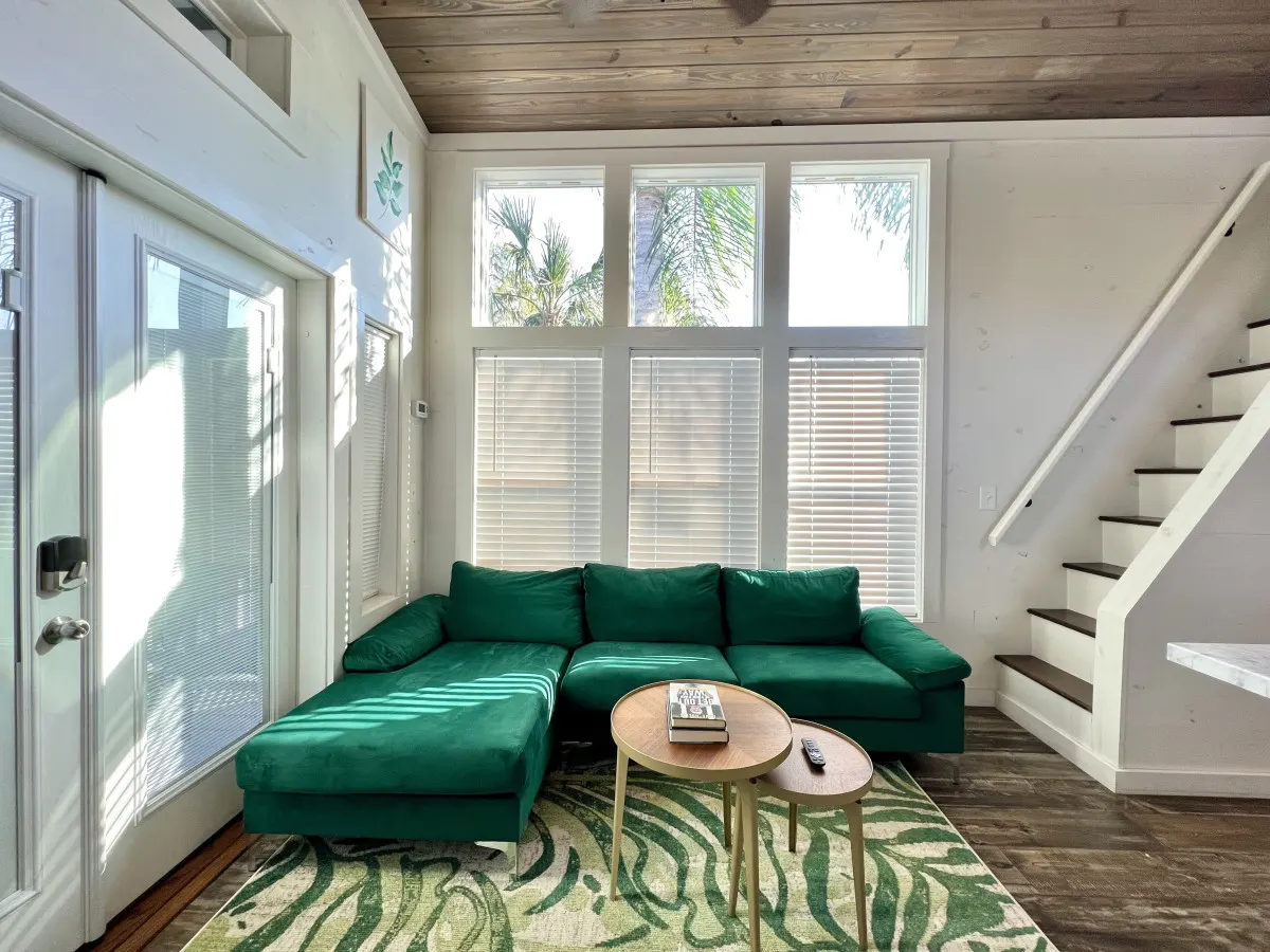 The Cypress House - Pet friendly Lakeside Tiny Home in Clermont 5