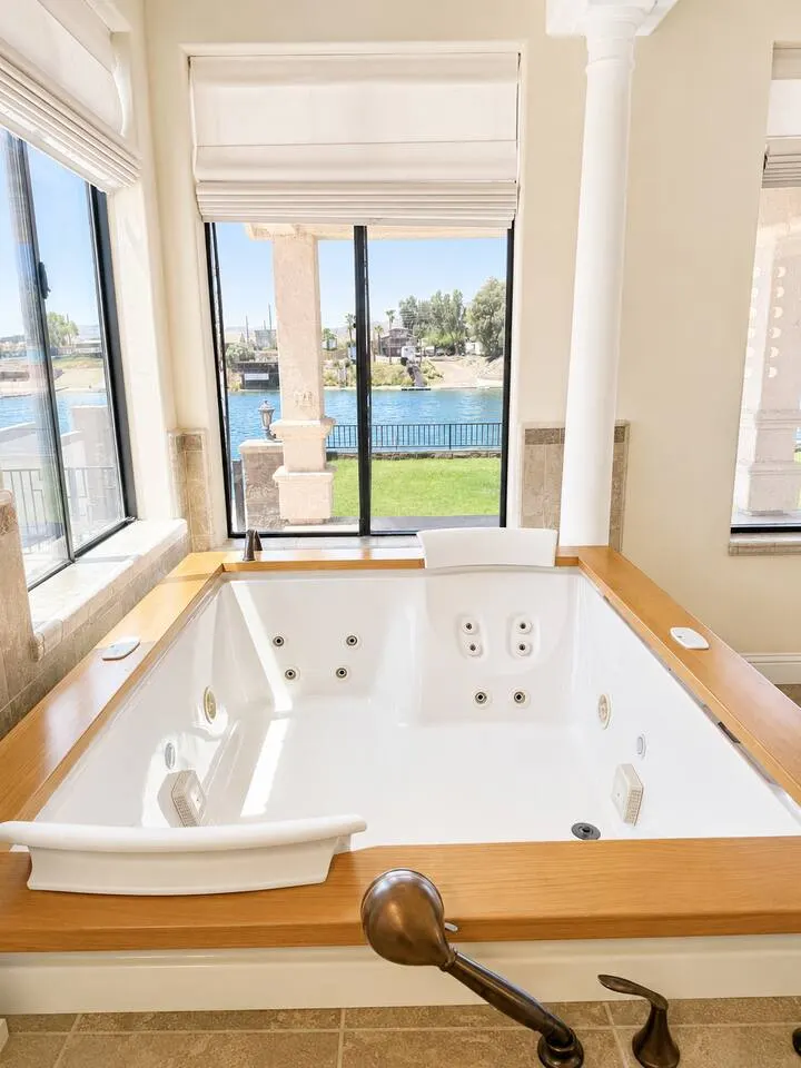 Private Villa Sleeps 20 Launch Beach Gated 20