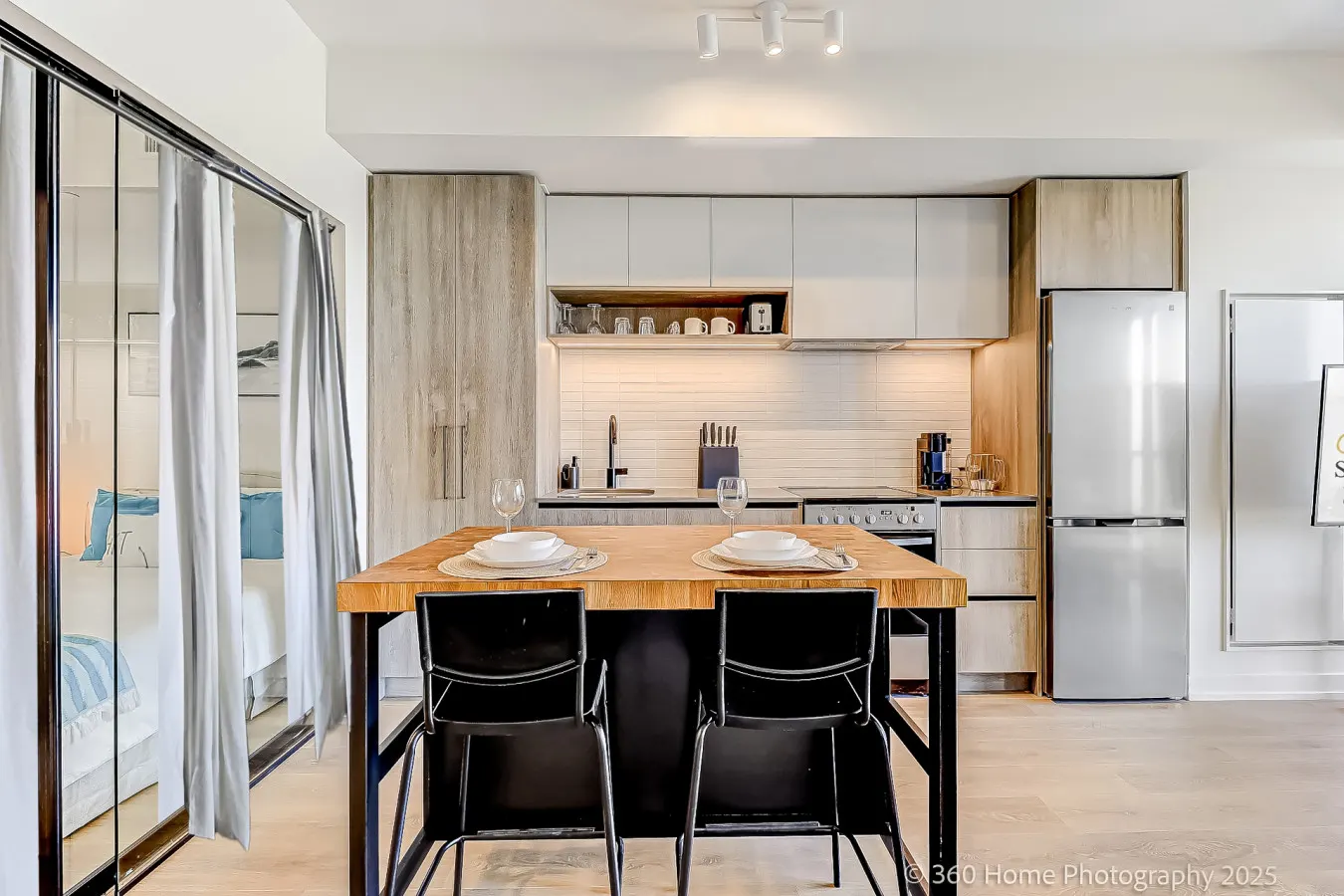 Sterling Urban Retreat 1BR + Den Gym Netflix 5