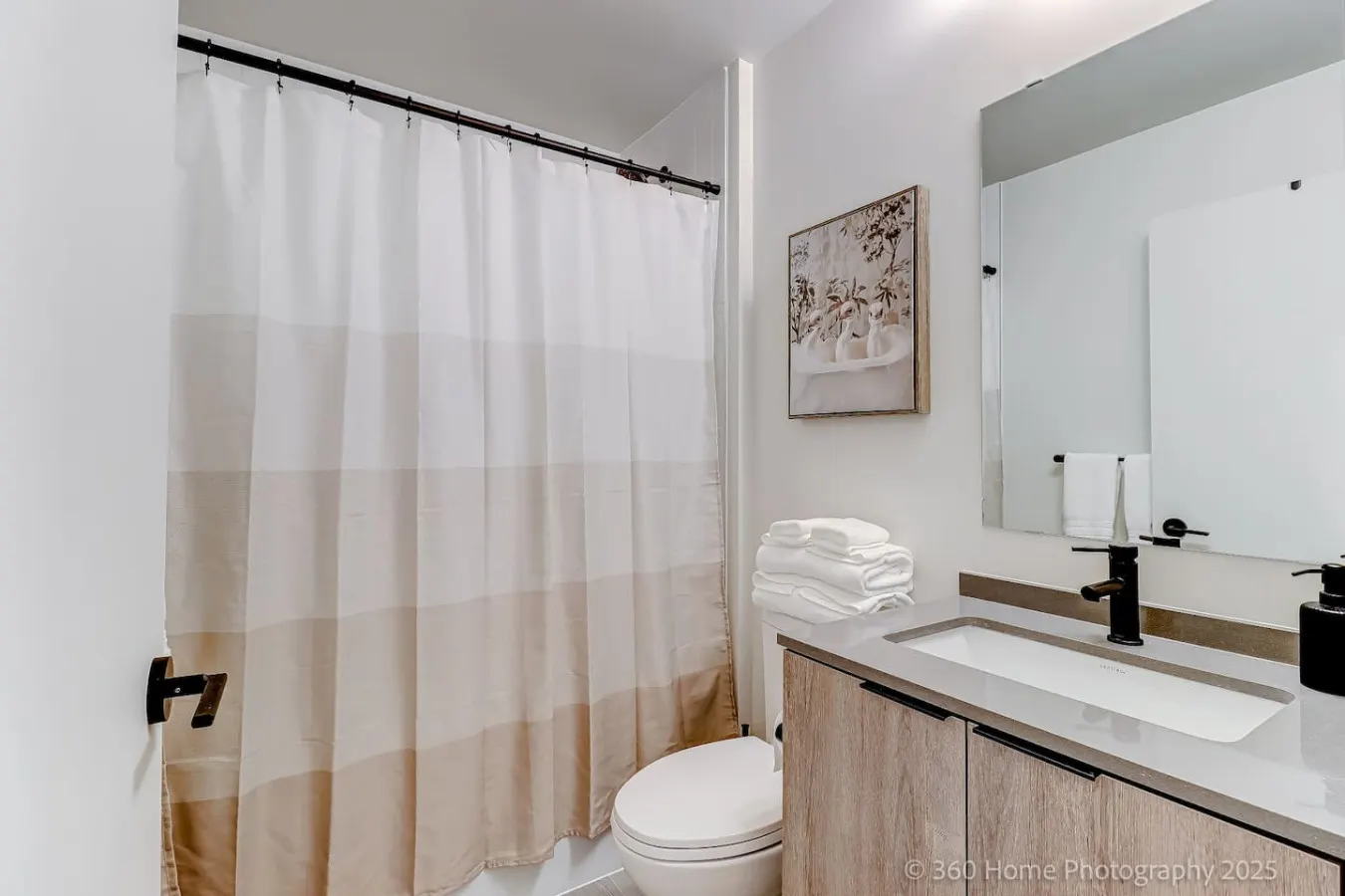 Sterling Urban Retreat 1BR + Den Gym Netflix 7