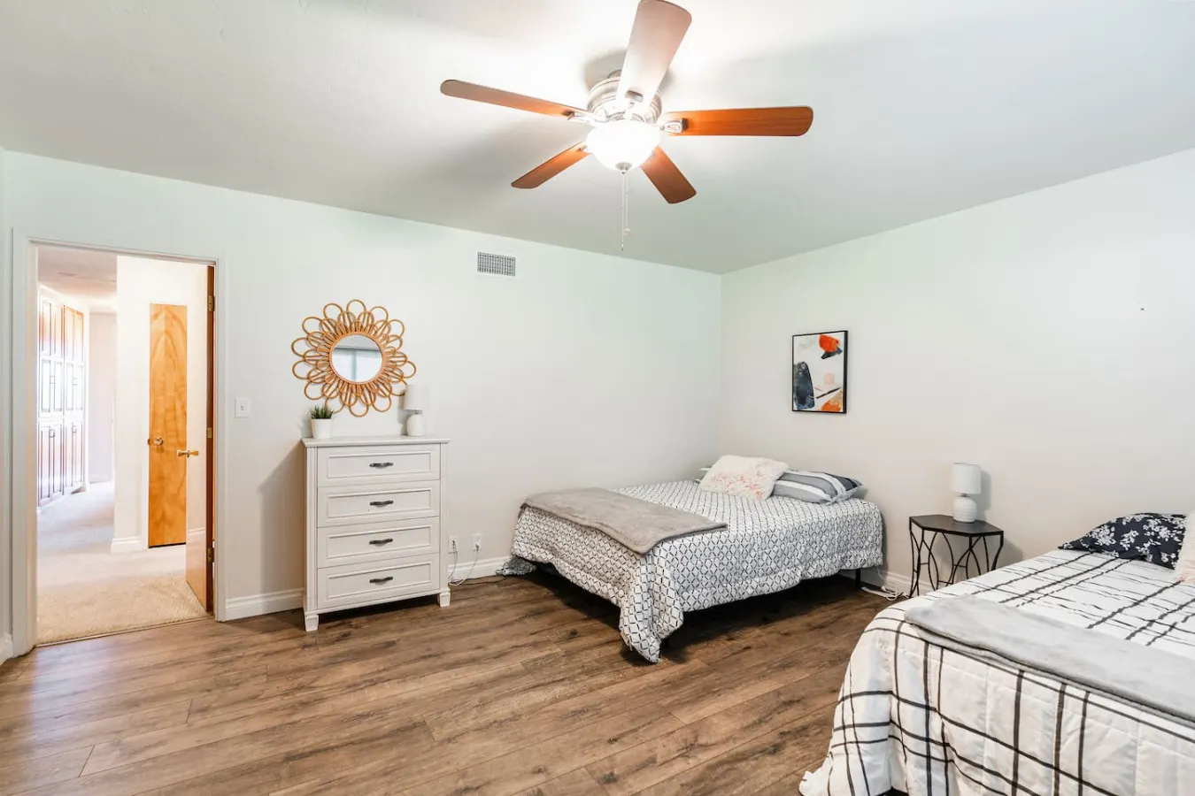 Casa Flora -2BR- AC & FREE Parking 15