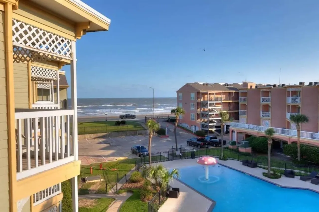 Beautiful Ocean Views at The Victorian 1