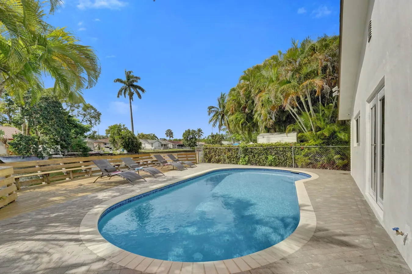 3BR Waterfront w/ Pool, Dock + Game Room 2