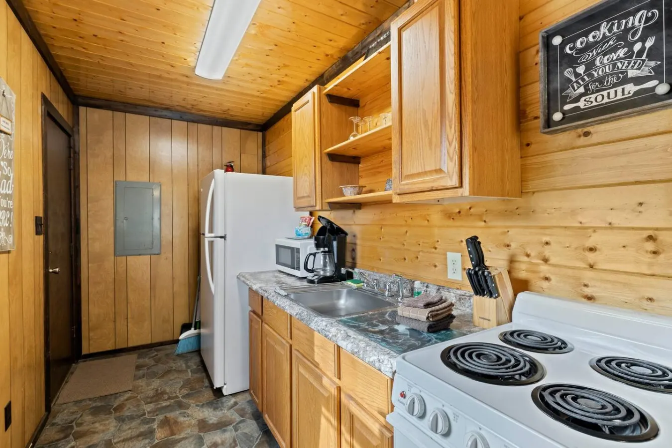 Riverfront Cabin Mtn Views, Fishing & Hiking 12