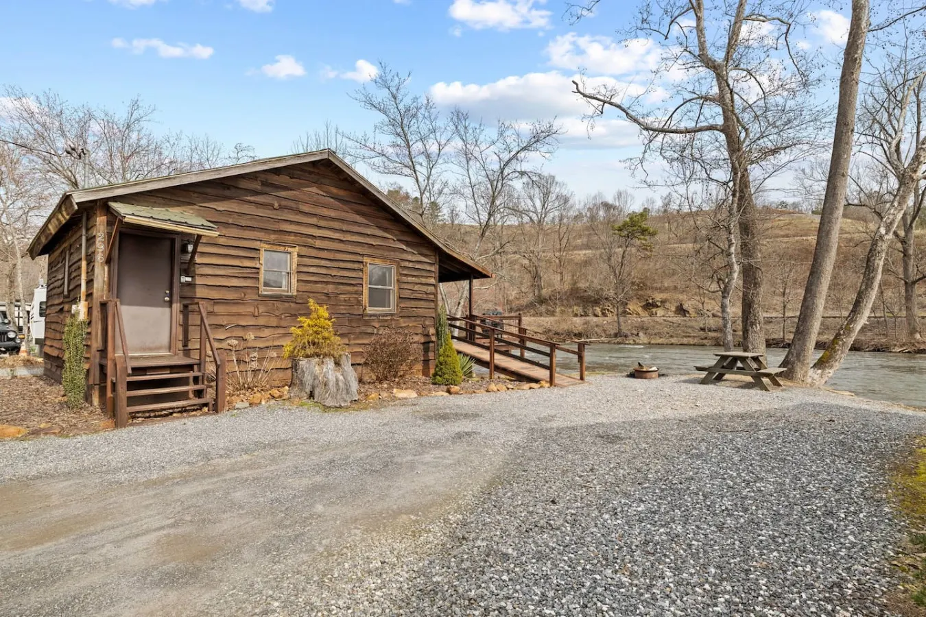 Riverfront Cabin Mtn Views, Fishing & Hiking 18