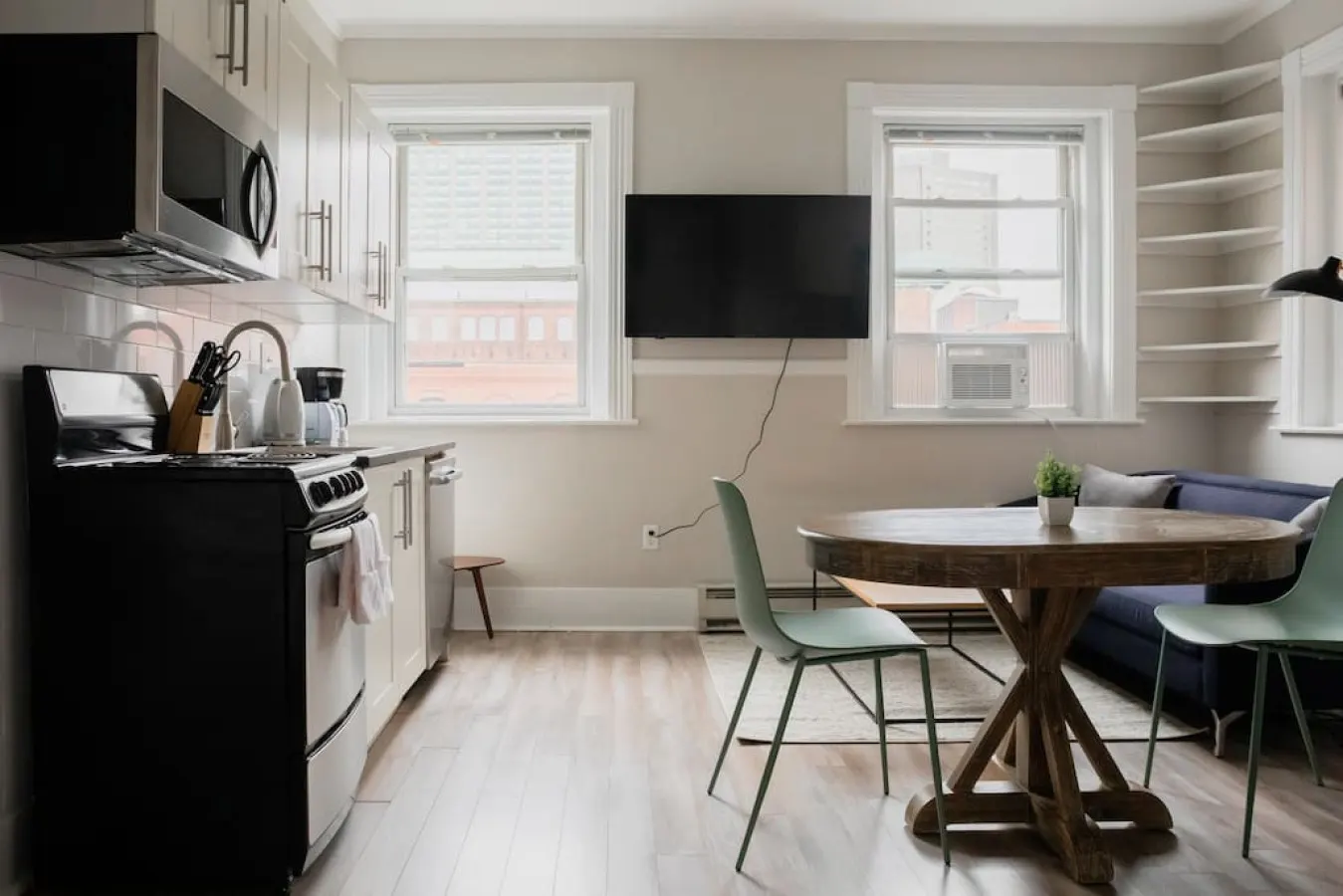 Centrally located 1bed Newbury Street 1
