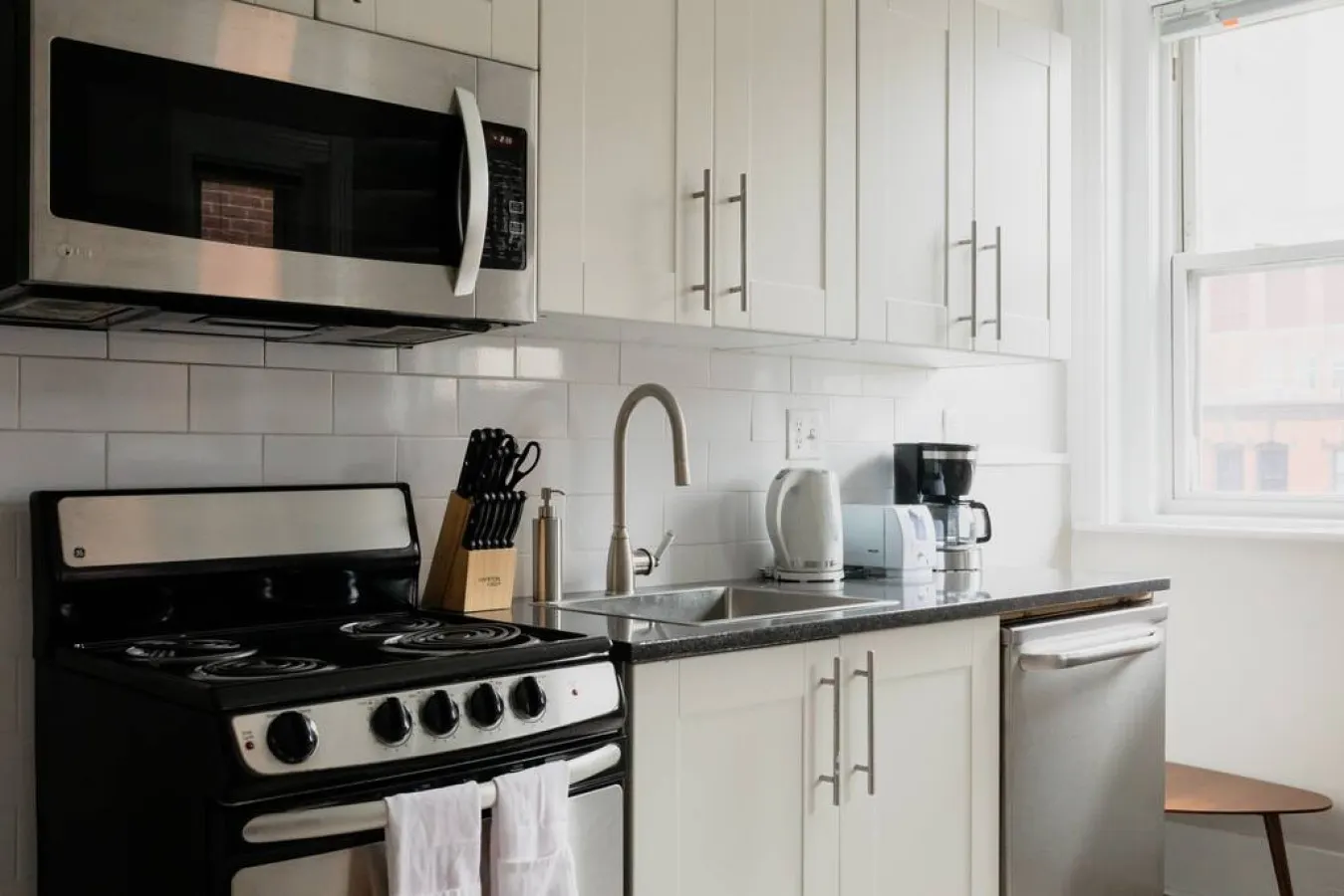Centrally located 1bed Newbury Street 3