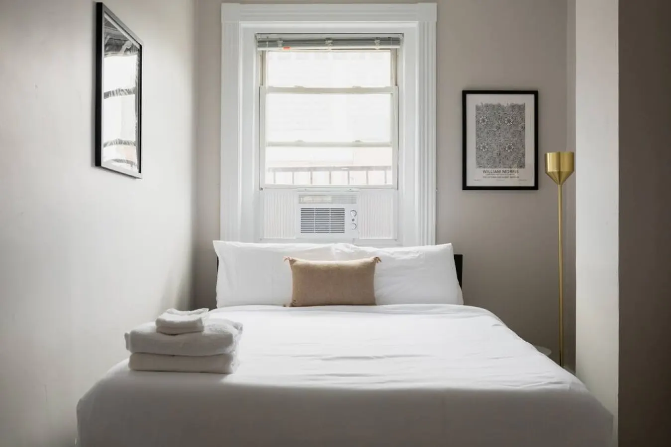 Centrally located 1bed Newbury Street 6