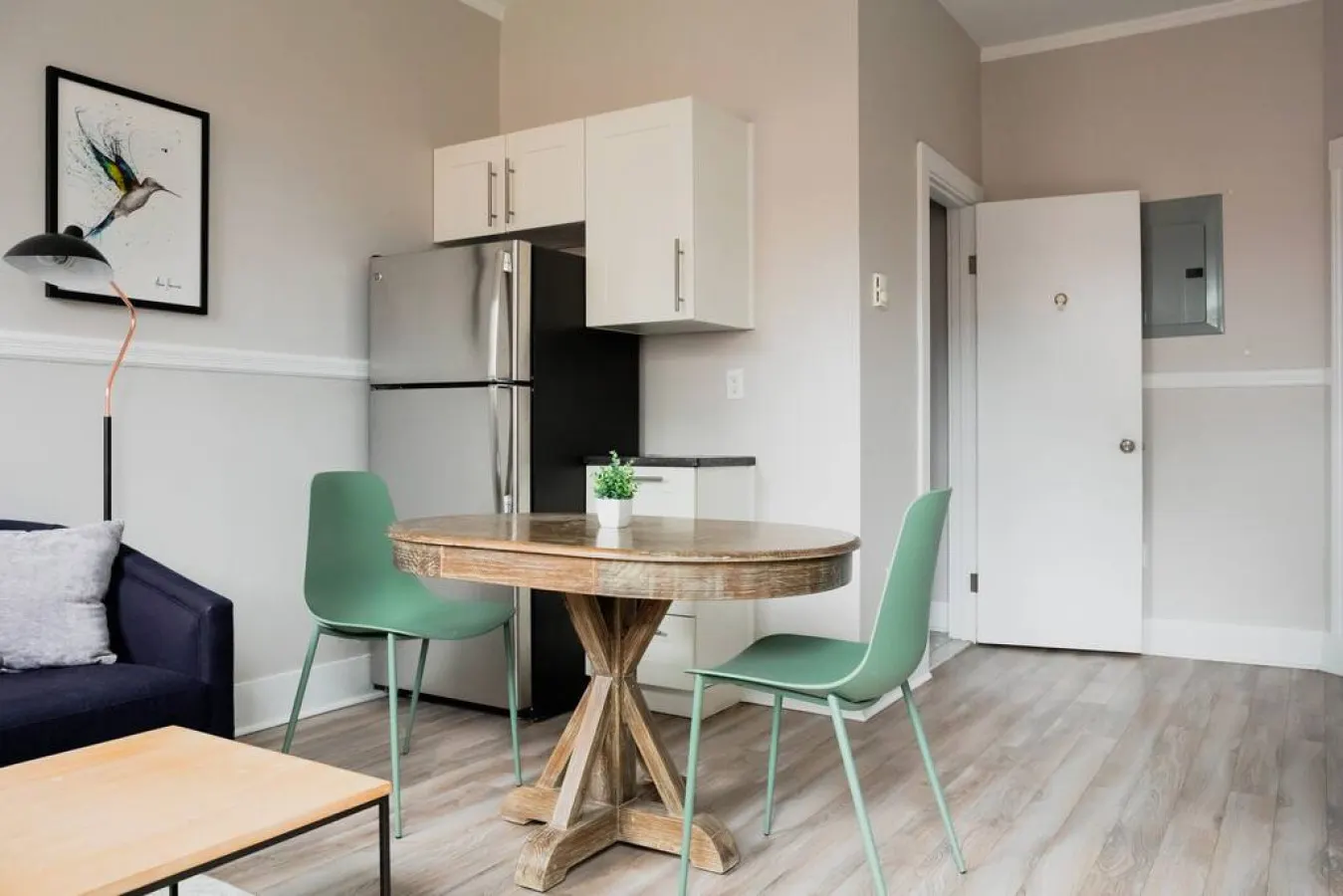 Centrally located 1bed Newbury Street 8