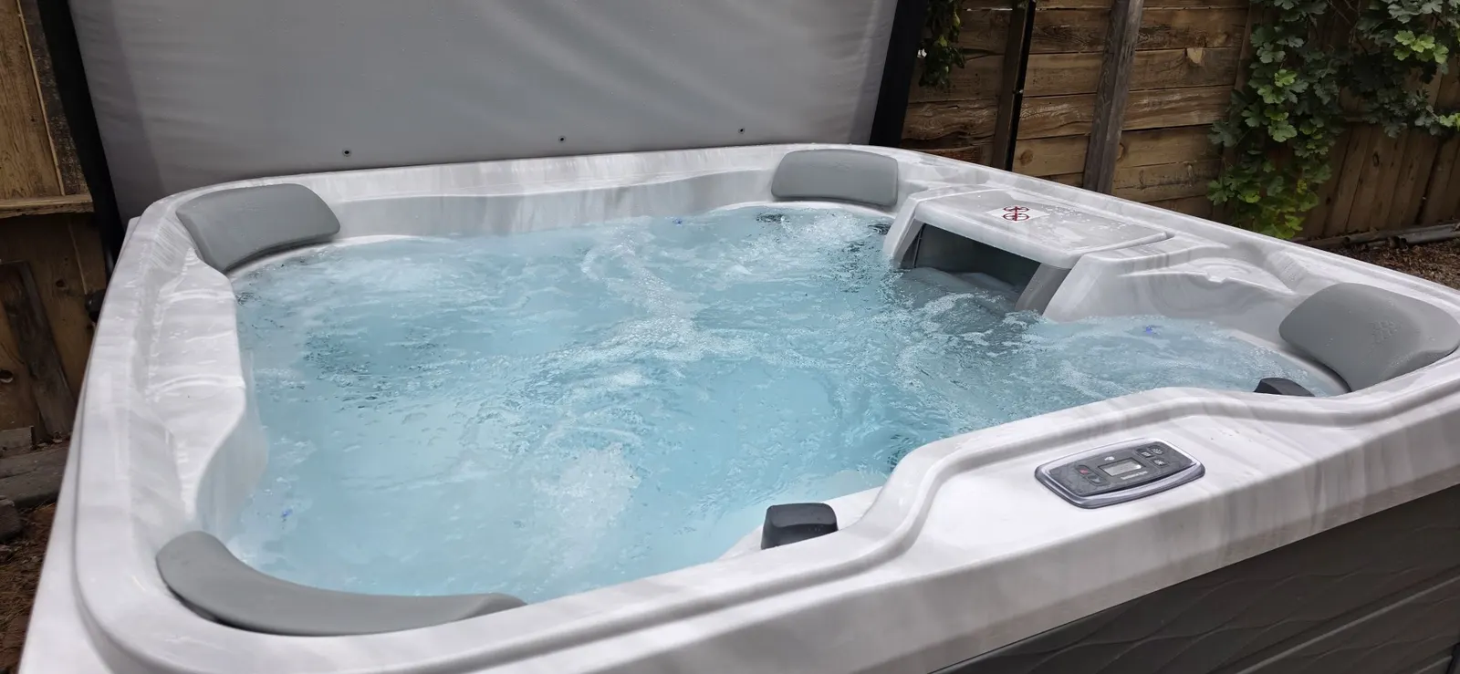 Hot Tub, Kitchen, 2 Bedroom, Washer/Dryer, Lower 13