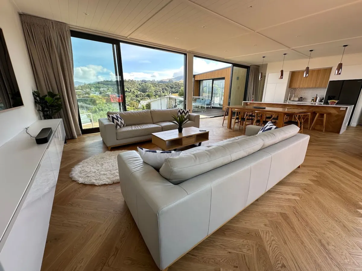 Awesome Modern Akaroa Bach